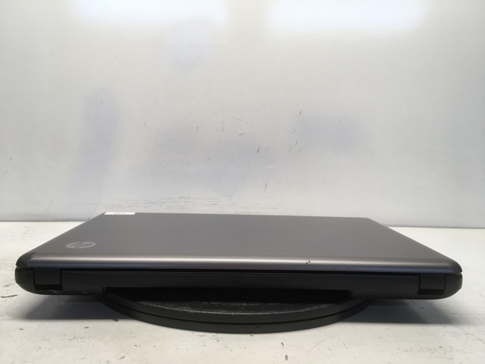 HP 2000-425NR AMD E-300 1300MHz 8 GB NO HDD No Batt