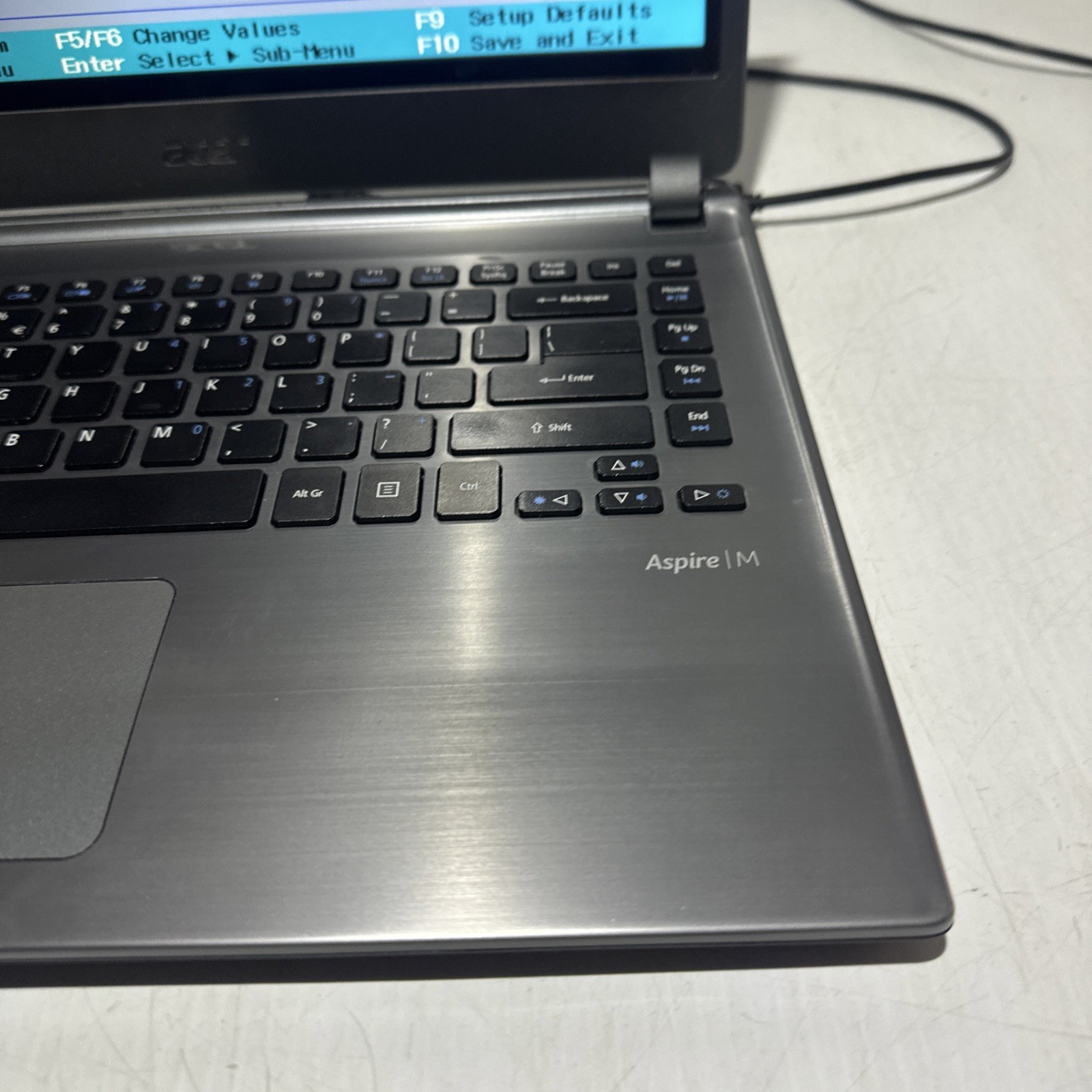 Acer Aspire M5-481T 15″ Laptop i3-3227U 4gb Ram No Drives Boots Bios No P/S