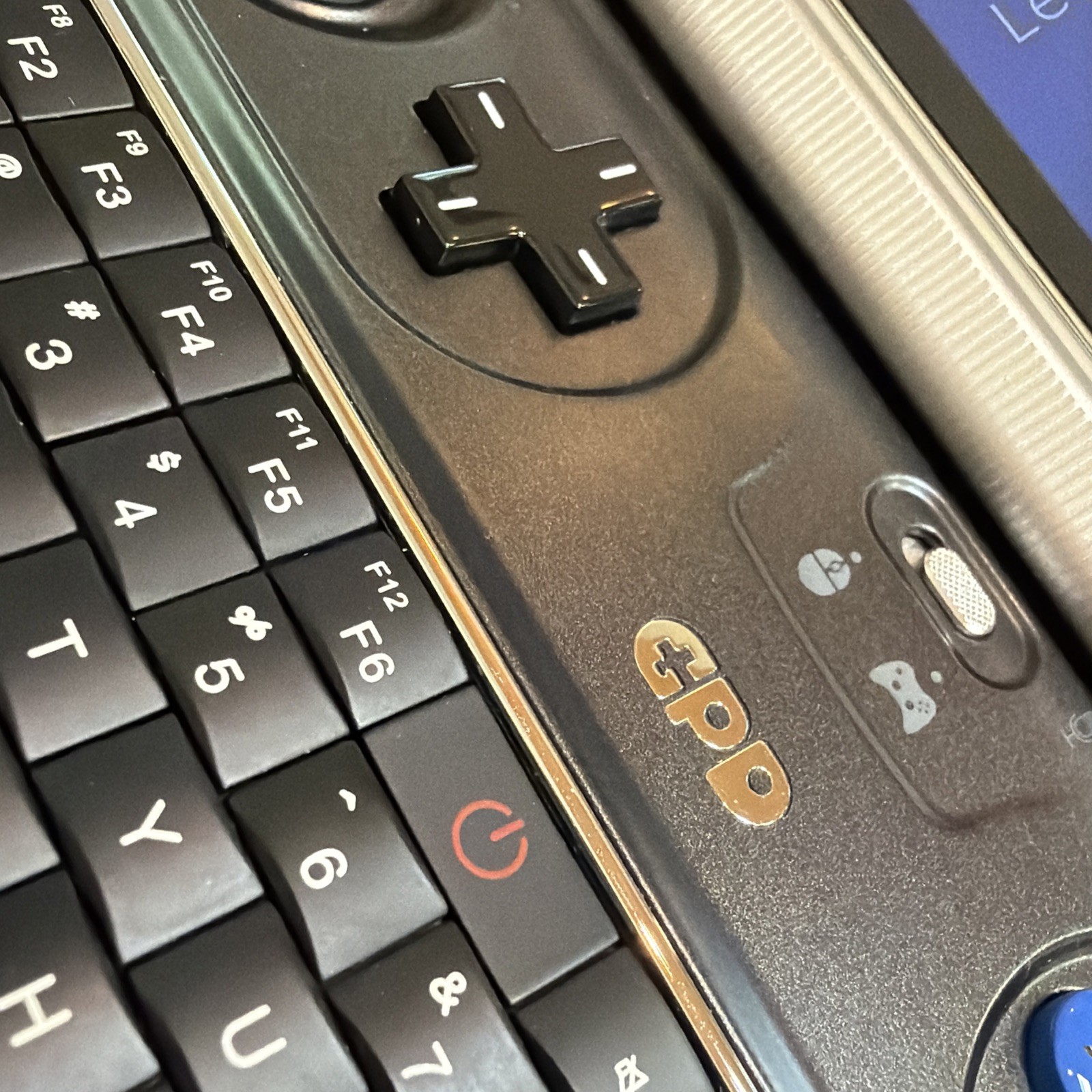 GPD Win 2 Handheld Gaming PC 512GB SSD Windows 10/11 Pocket Laptop w/case