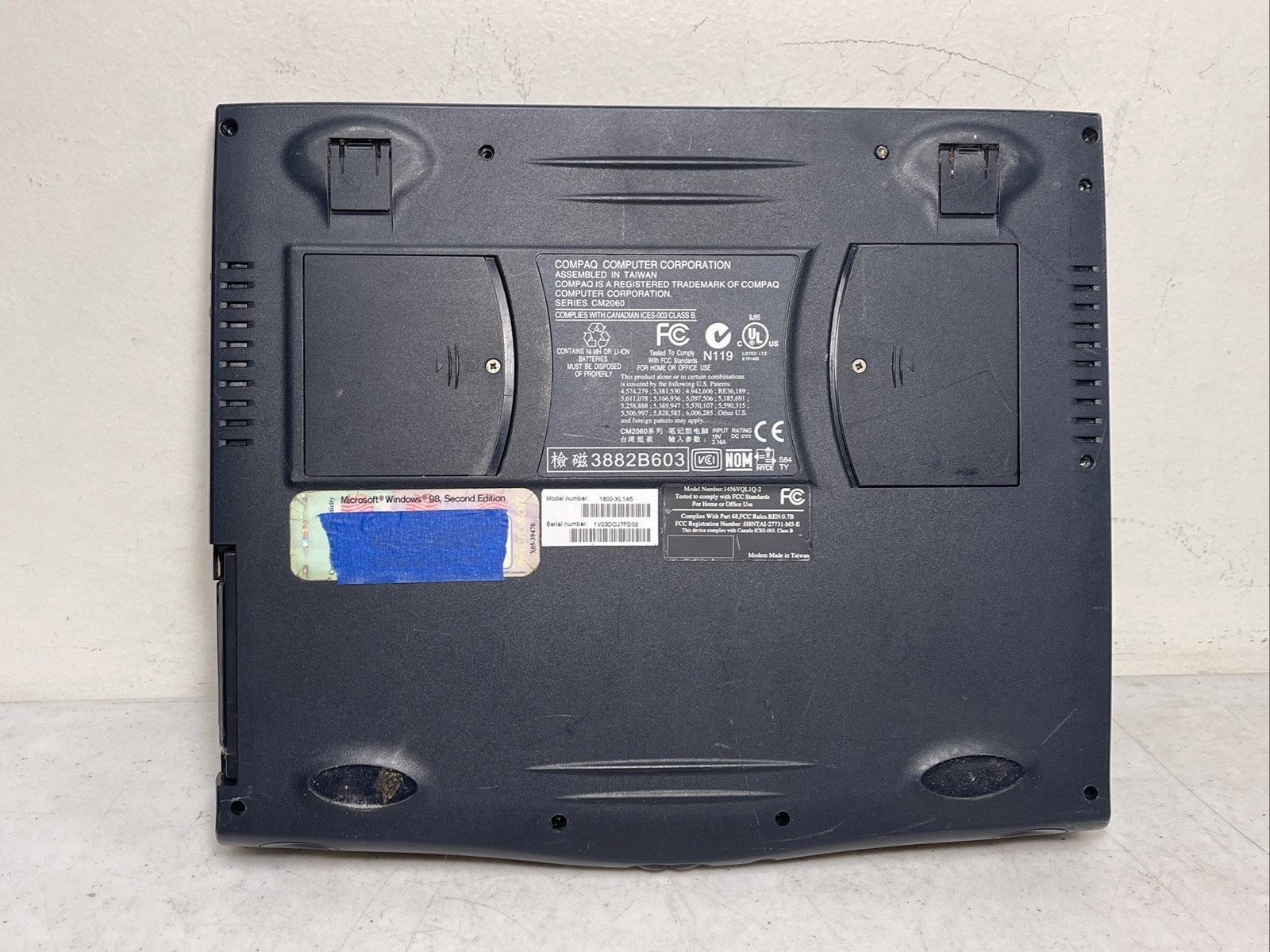 Rare Vintage Compaq Presario 1600 Laptop Pentium II 300MHz – AS-IS, UNTESTED