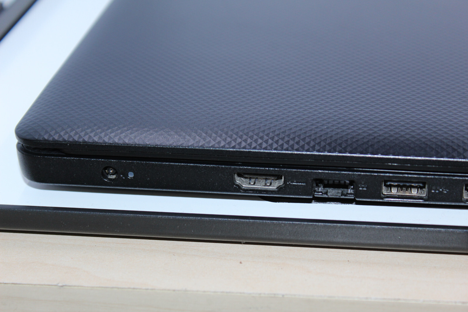 Awesome Dell Vostro 3590 15.6″ i5-10210U 1.60GHz 8GB 256GB SSD Windows 10