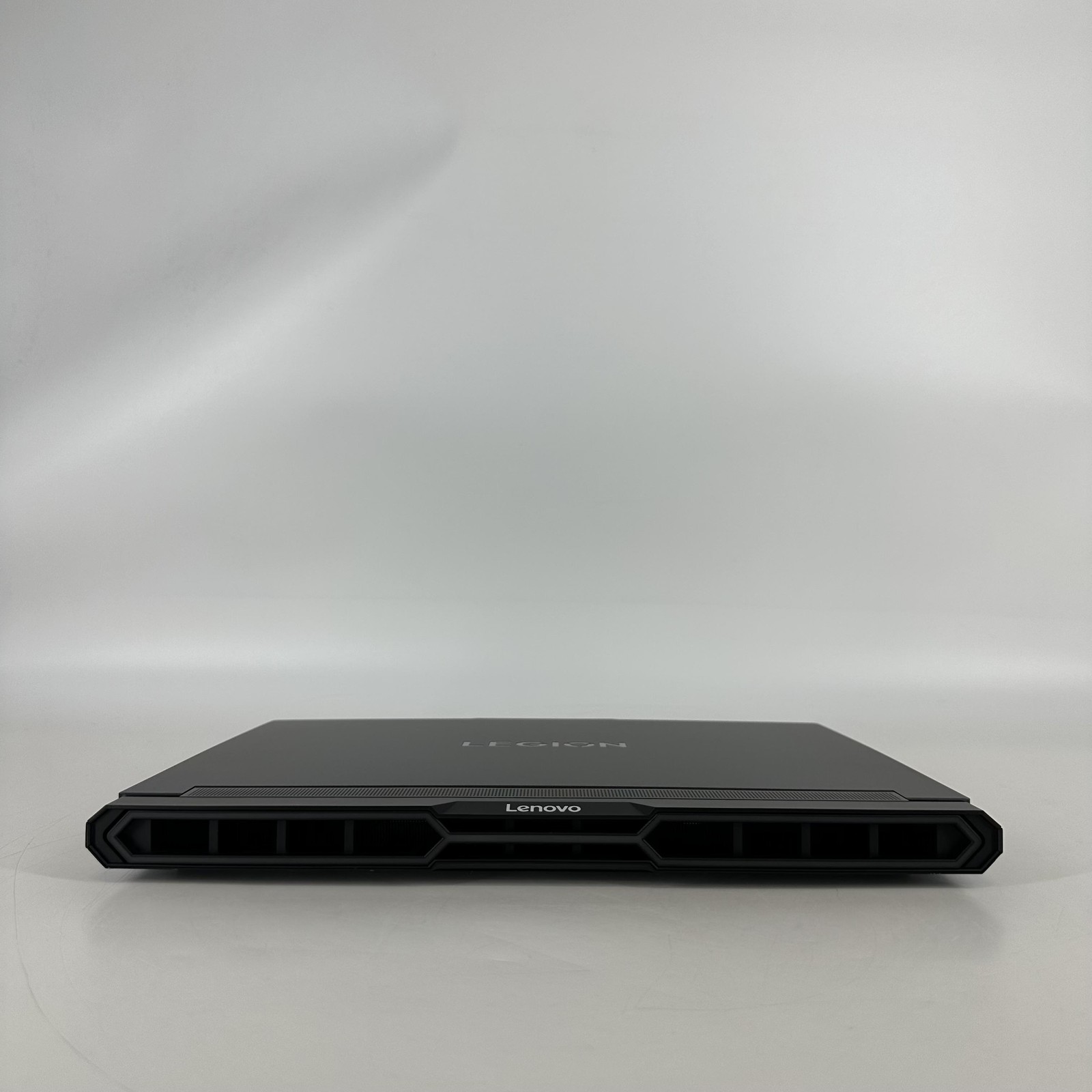 Lenovo Legion Pro 7i Gen 10 16 240Hz QHD Ultra 7 255HX 32GB 2TB RTX 5070 Ti