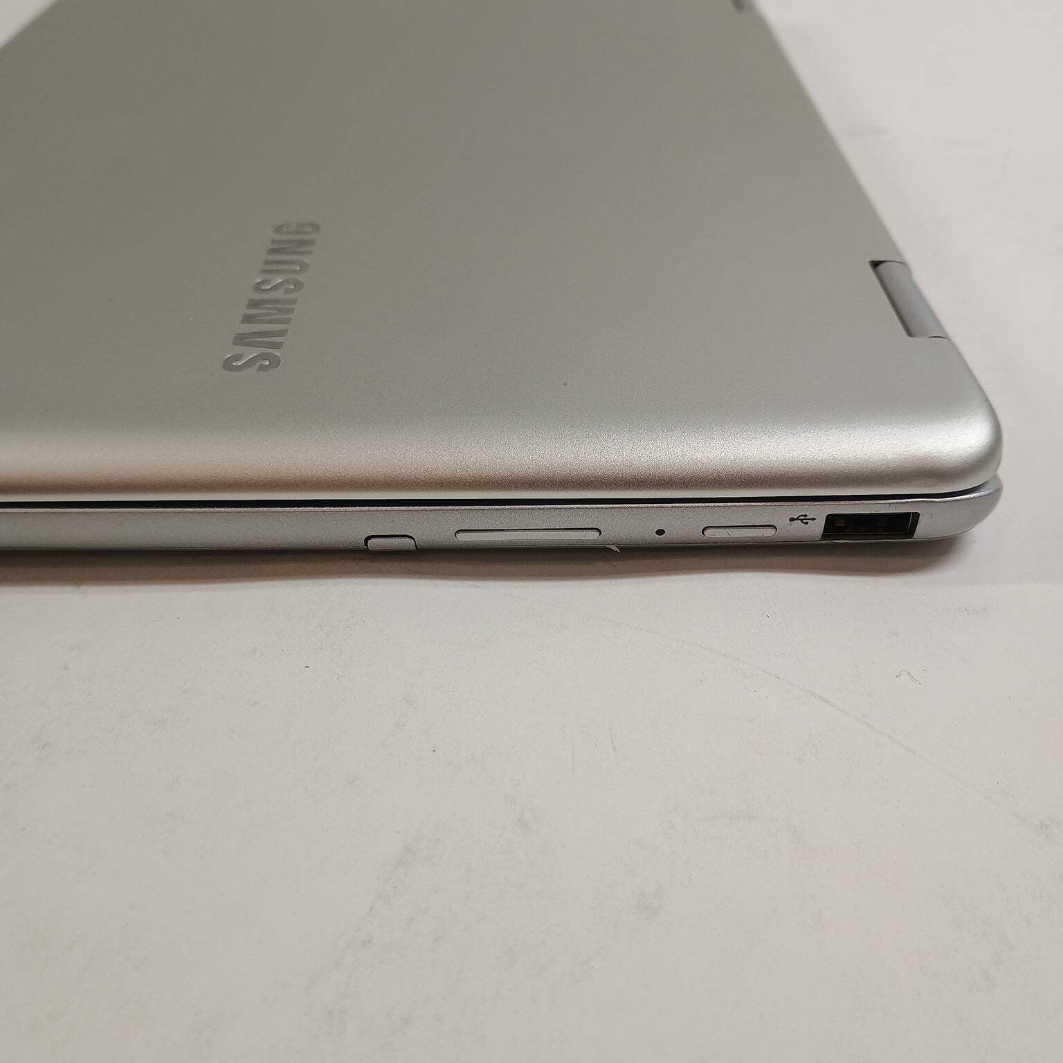 Samsung Galaxy Chromebook Plus 12.2″ Celeron 3965Y 1.5GHz 4GB RAM 64GB SSD