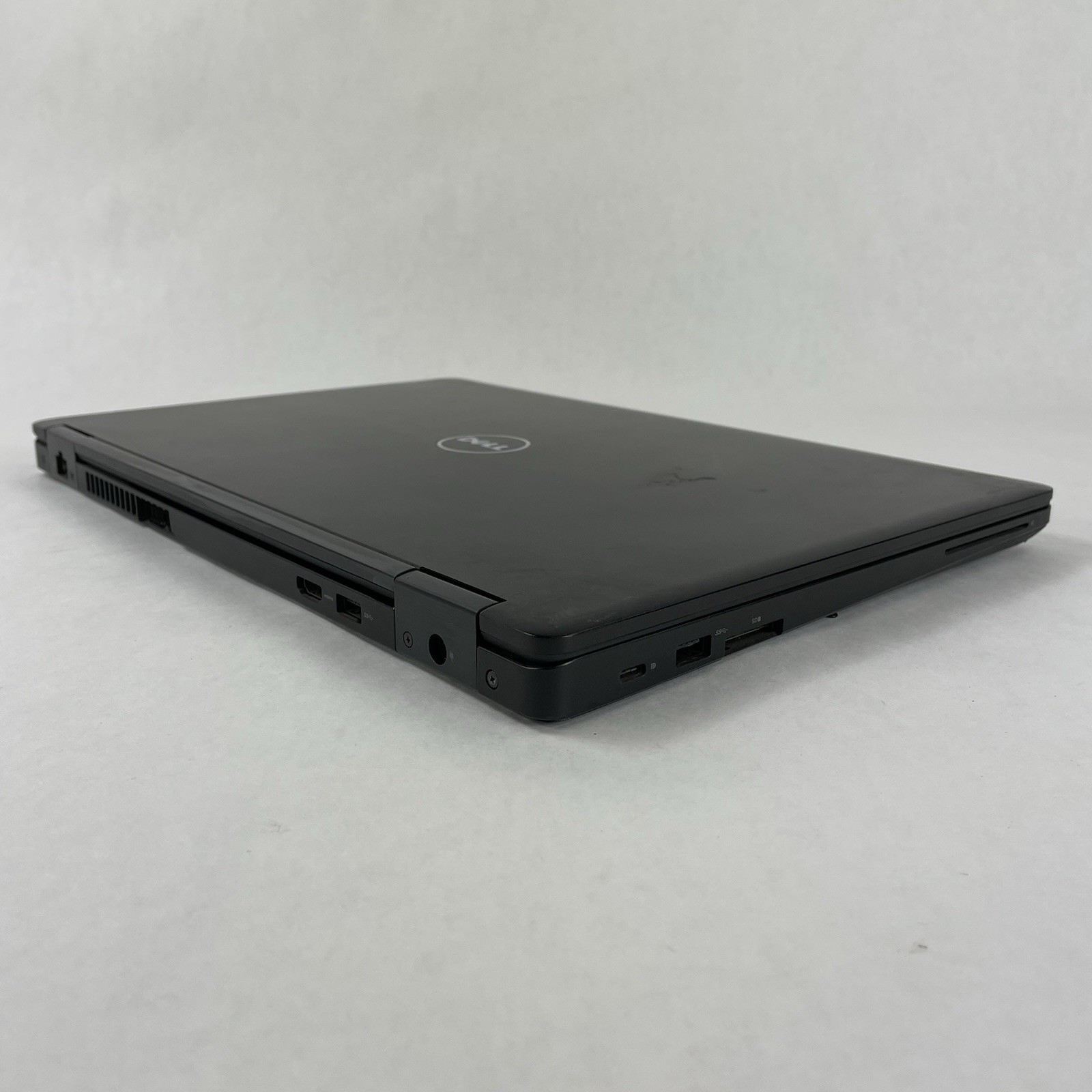 Dell Latitude 5580 15.6″ i5-7300U 2.6 GHz 8 GB RAM No SSD/OS/AC – Bad Back Edge