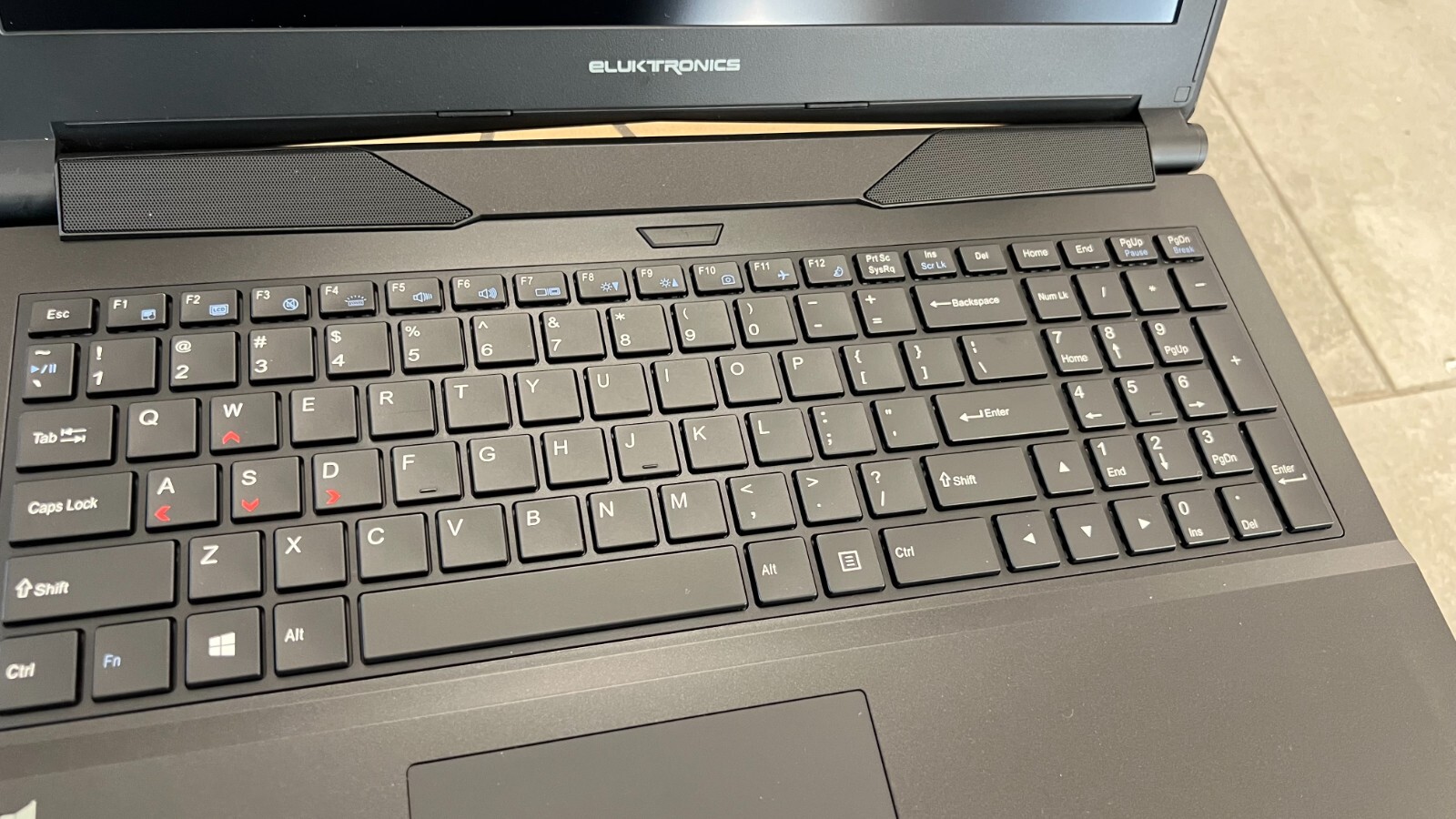 Clevo N151RDF1 15.6″ Gaming Laptop i7 6700HQ Nvidia 965M FHD (Barebones)