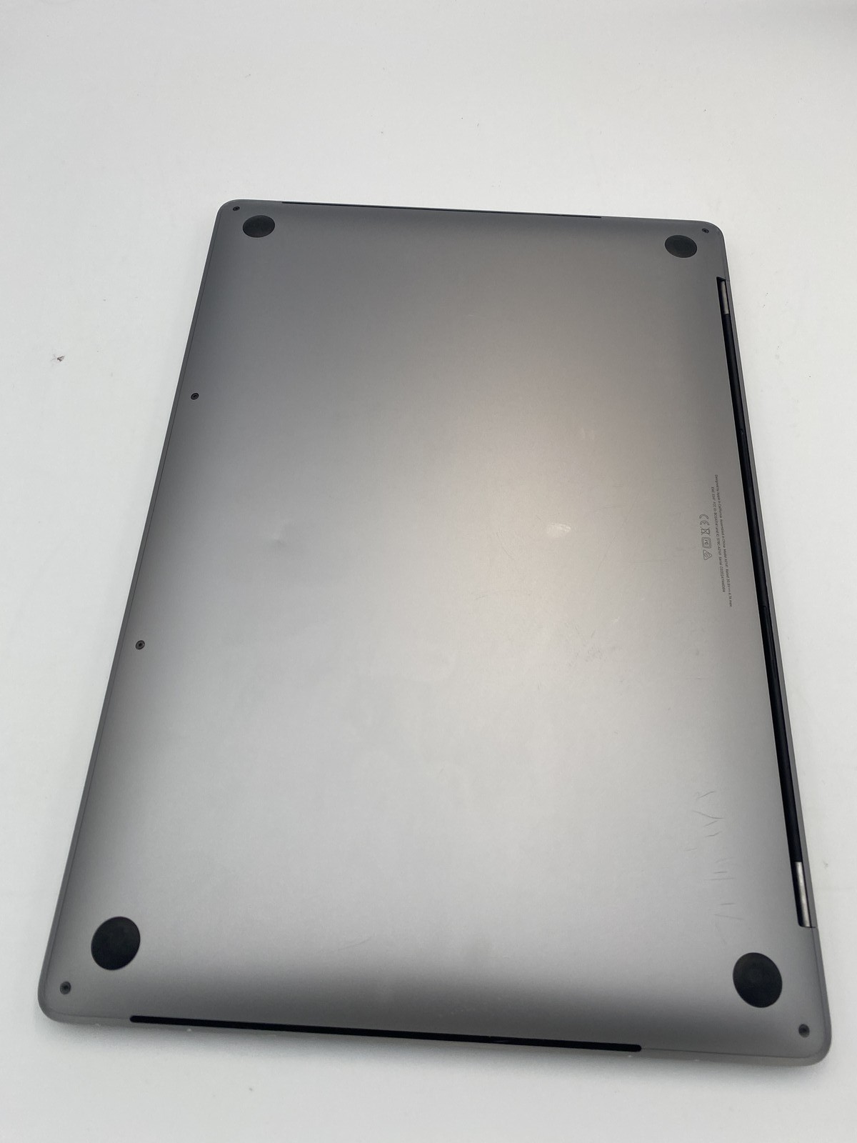 Apple A2141 (2019) i7 16GB RAM 512GB SSD