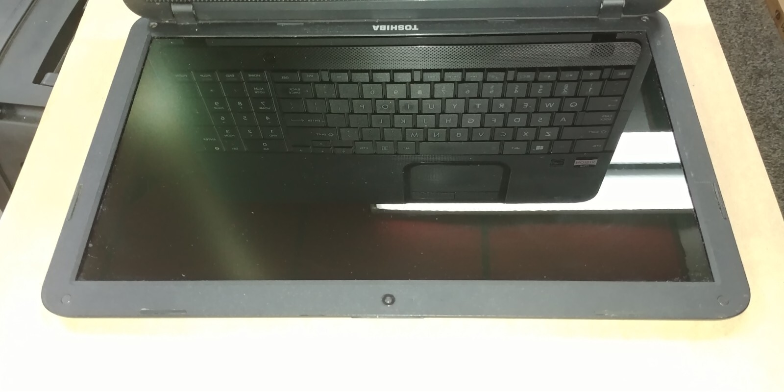 Toshiba c855D-S5105 AMD Vision INCOMPLETE FOR PARTS