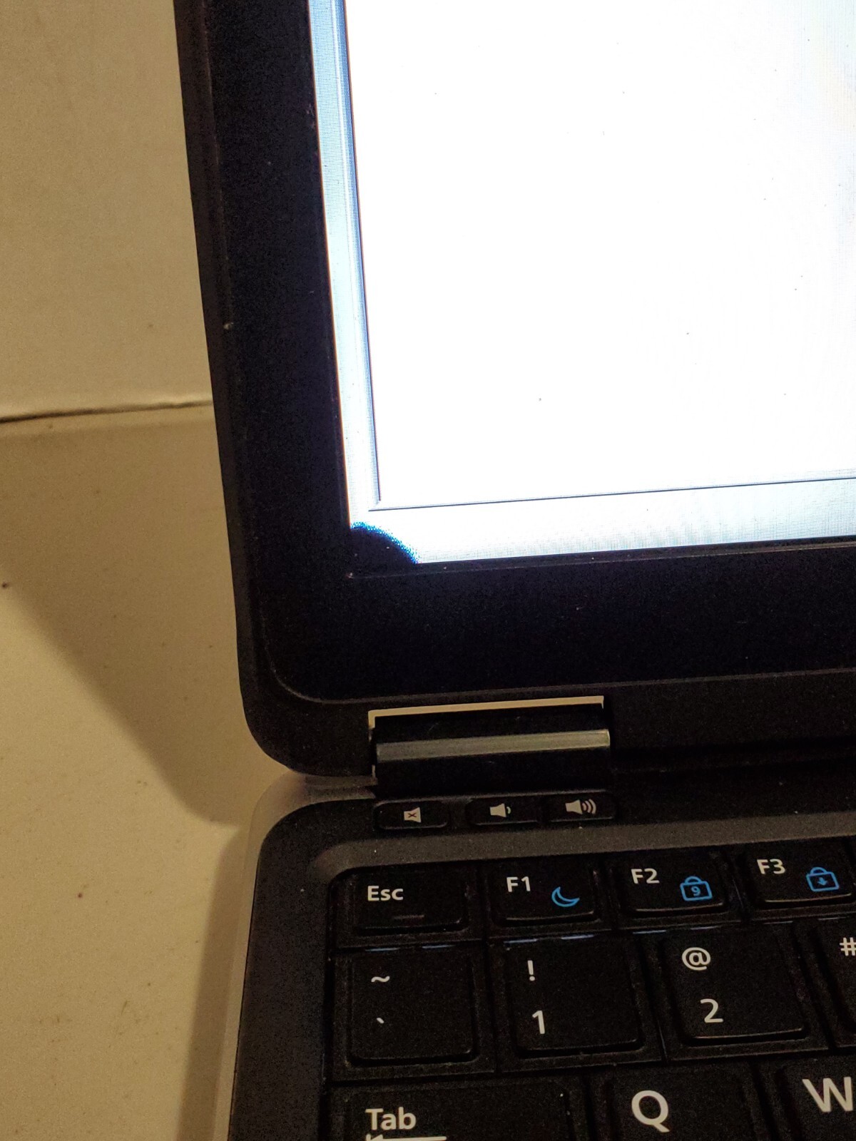 Dell Latitude E7240 i7-4600u 2.30GHZ 16GB RAM No HDD/SSD/OS! SCREEN! #69