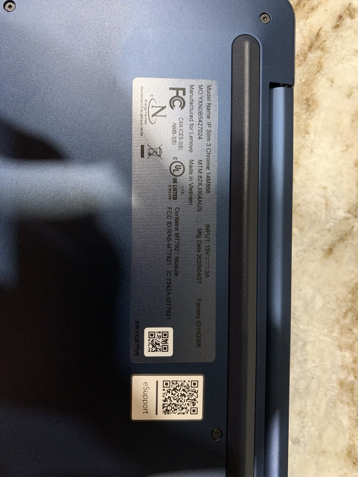 Lenovo IP Slim 3 Chromebook 14″ Blue 4GB RAM 64GB eMMC Chrome OS Wi-Fi Bluetooth