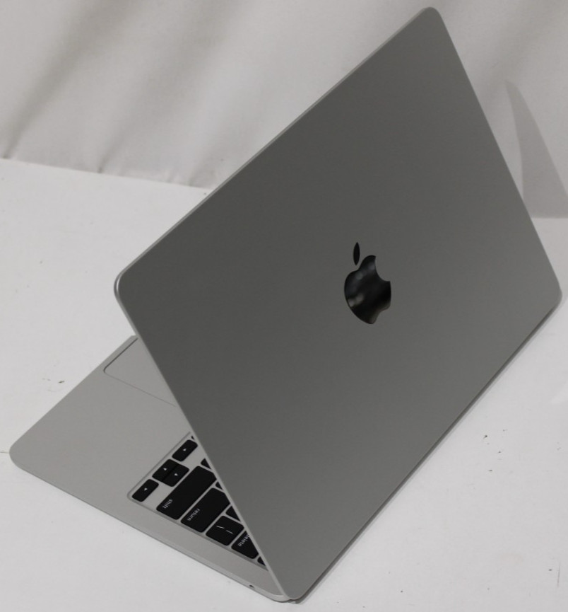 2022 Apple MacBook Air 13.6″ A2681 (M2 16GB RAM 512GB SSD) Silver MLY43LL/A