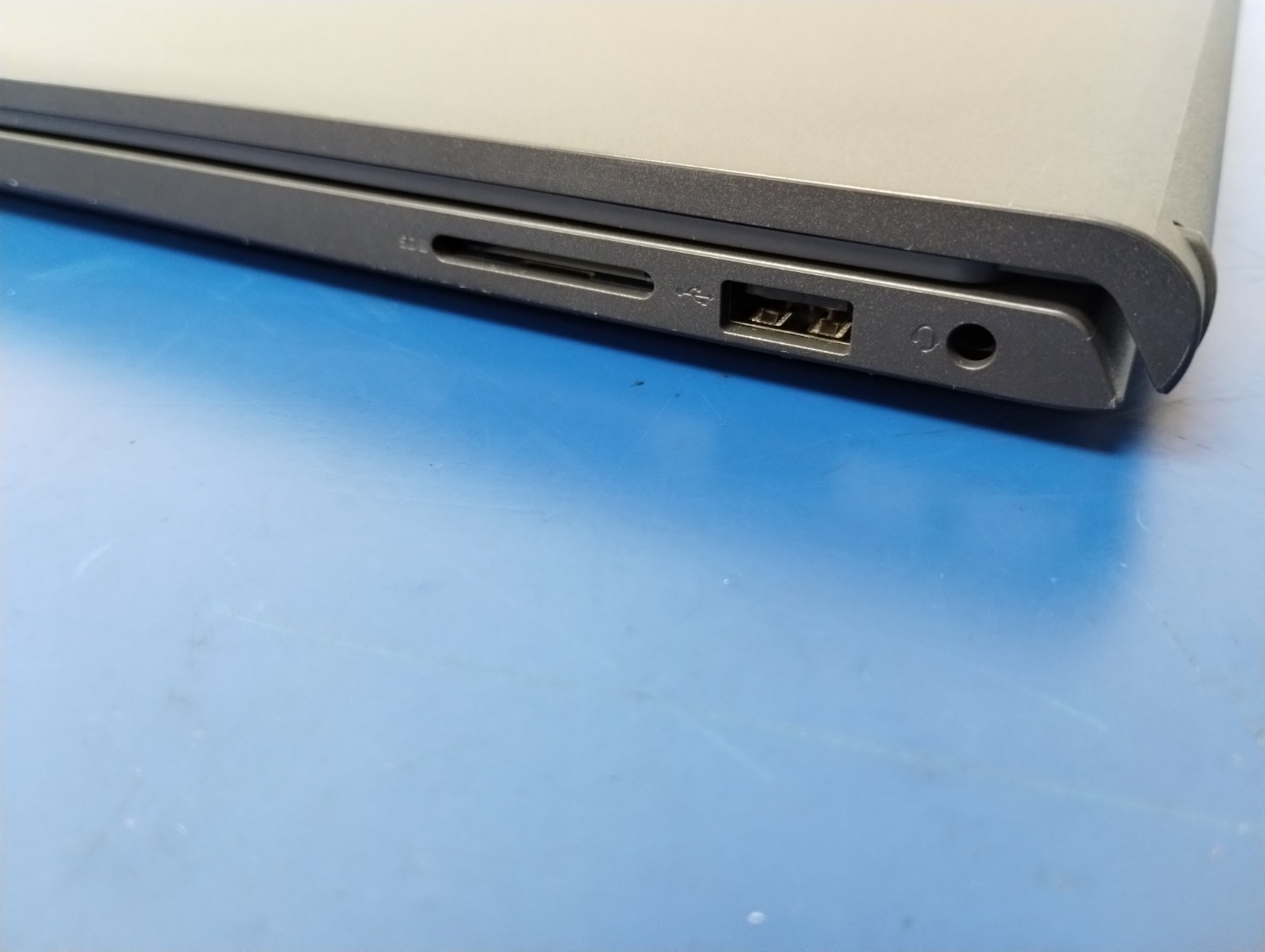 DELL 15 DC15255 G8MK9, AMD Ryzen 7 7730U, 2.00 GHz, 16 GB RAM, 512 GB NVMe SSD