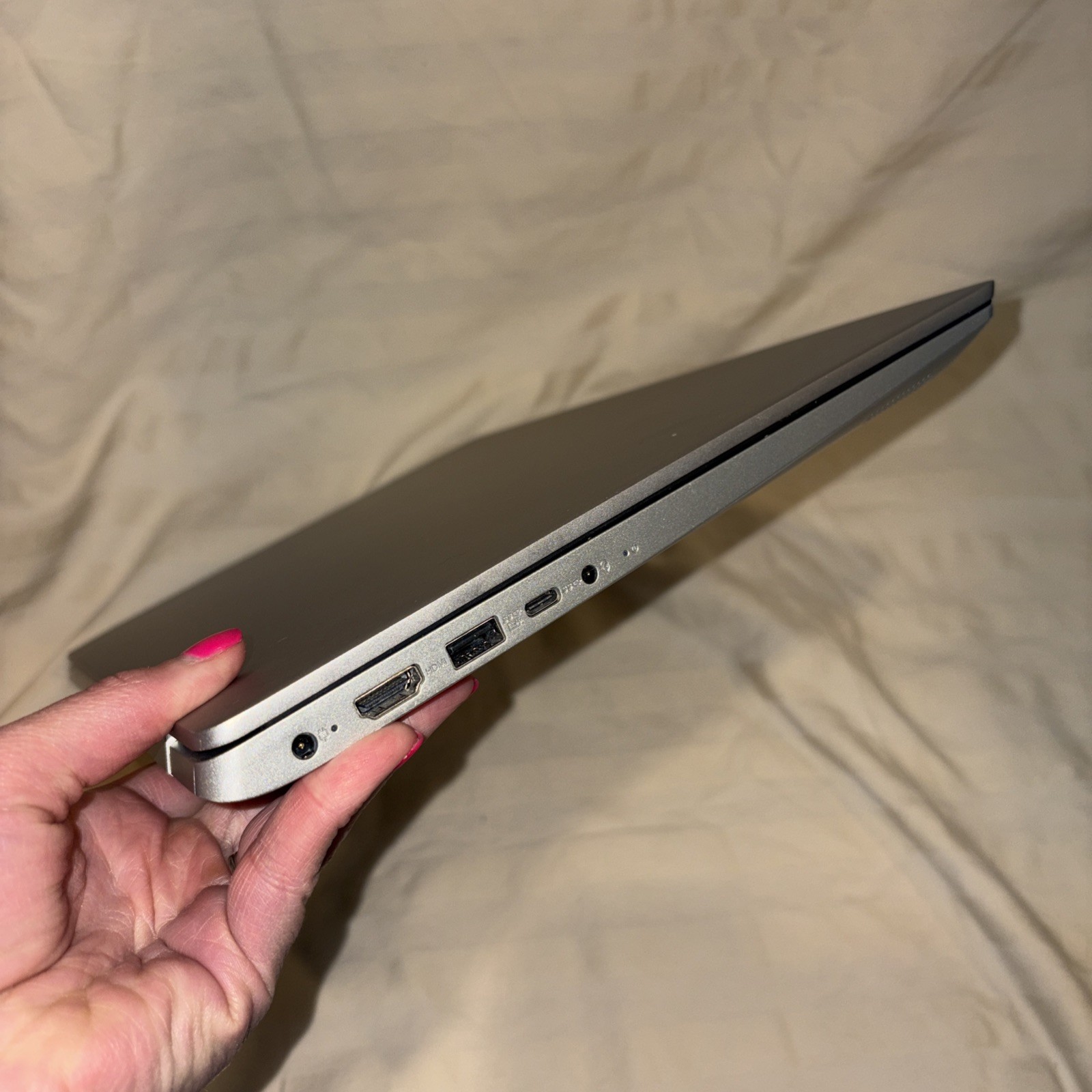 Lenovo Ideapad 330S 81F5 15.6″ FHD Intel i5-8250U 1.60GHz 8GB RAM 120GB HDD W11H