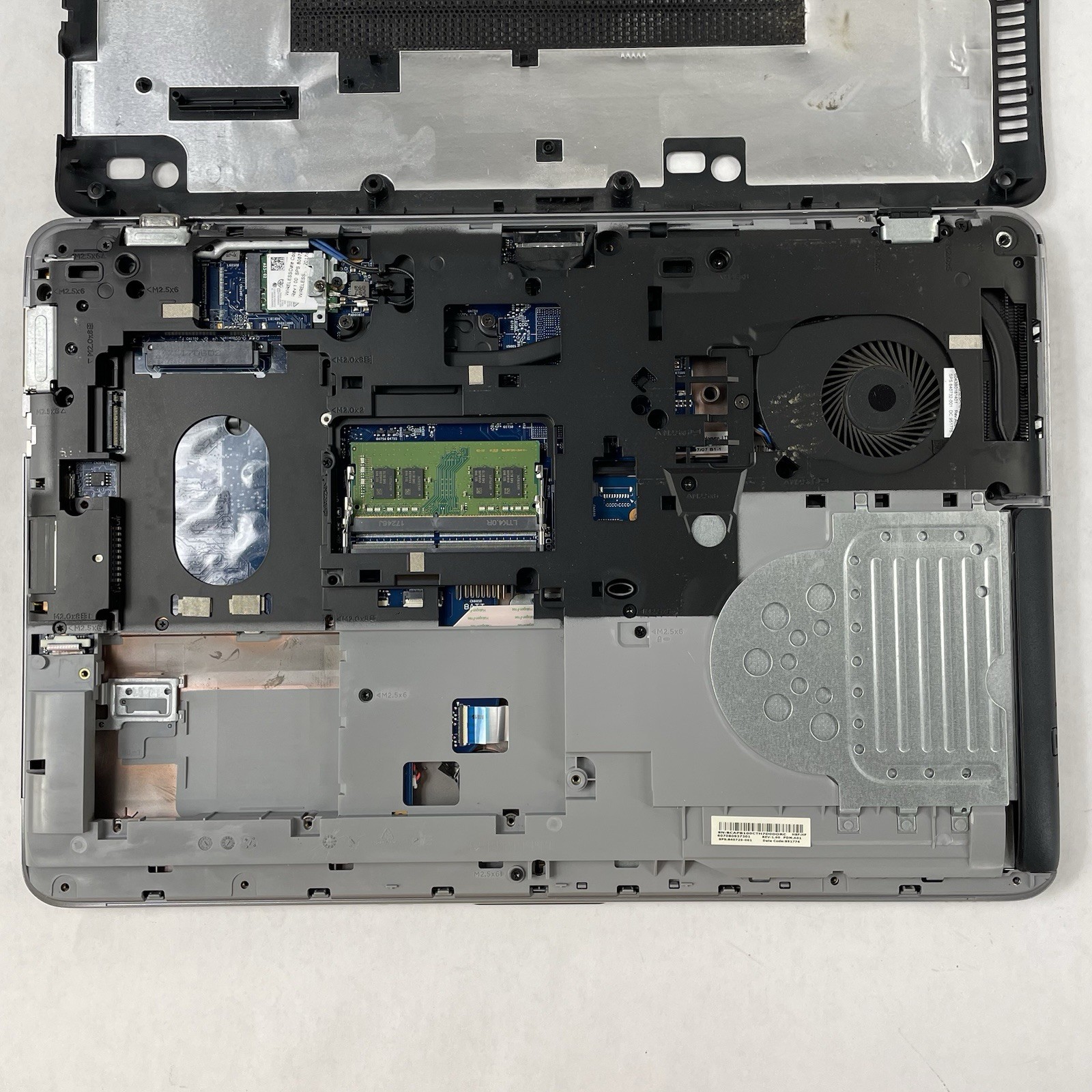 HP ProBook 650 G2 15.6″ i5-6200U 2.30 GHz 8 GB RAM No SSD/OS/AC/Battery