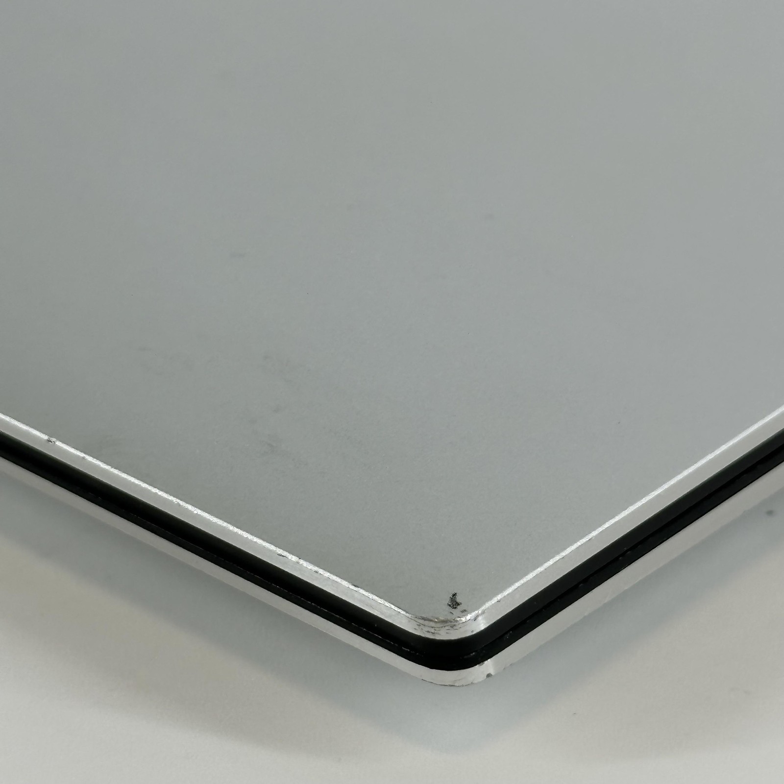 Dell XPS 15 9520 Silver FHD+ 2.5 GHz i9-12900HK 32GB 512GB SSD RTX 3050 Ti Good