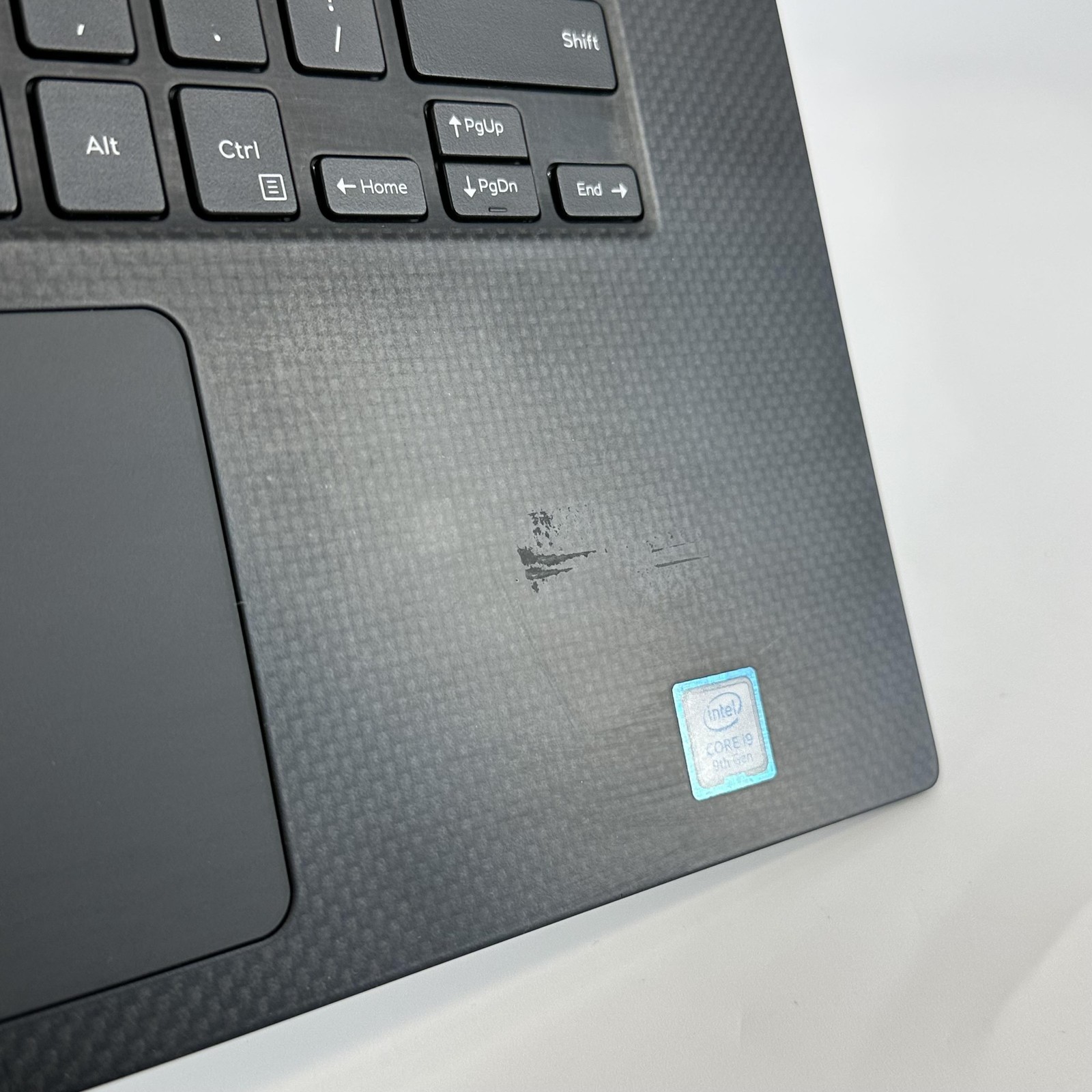 Dell XPS 15 7590 4K TOUCH i9-9980HK 2.40GHz 32GB 2TB SSD GTX 1650 Good