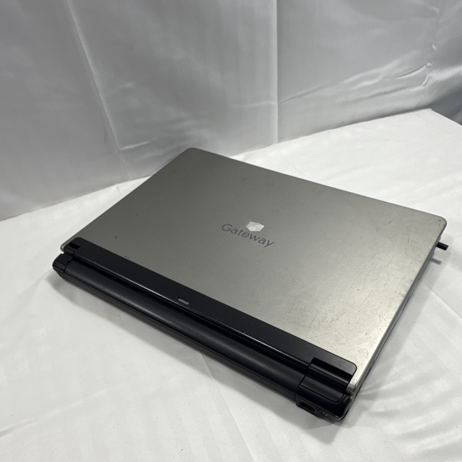 Gateway N-7323u 14″ Laptop Core 2 Duo 1.66GHz 2GB 160GB HDD Win XP