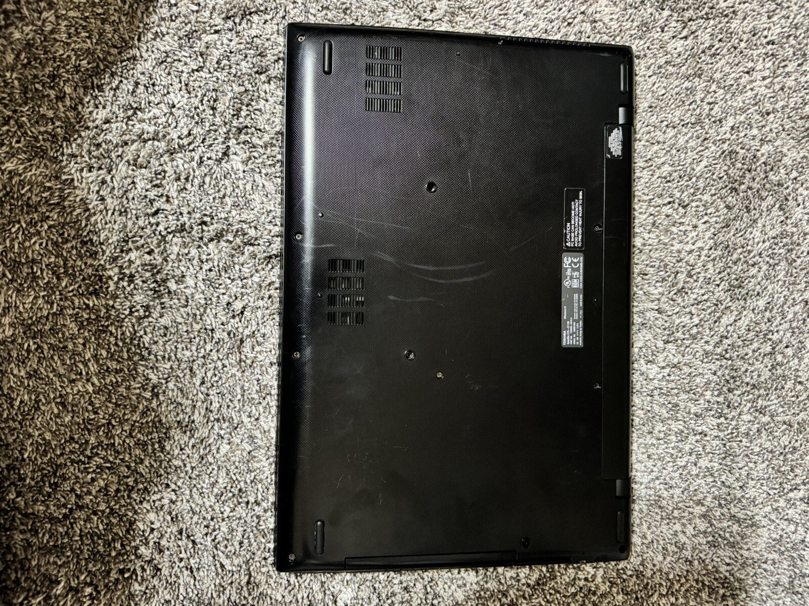 Toshiba Satellite c75-c7130 Laptop i3 5005u 2ghz 17.3 No Ram/HD/Charger For Part