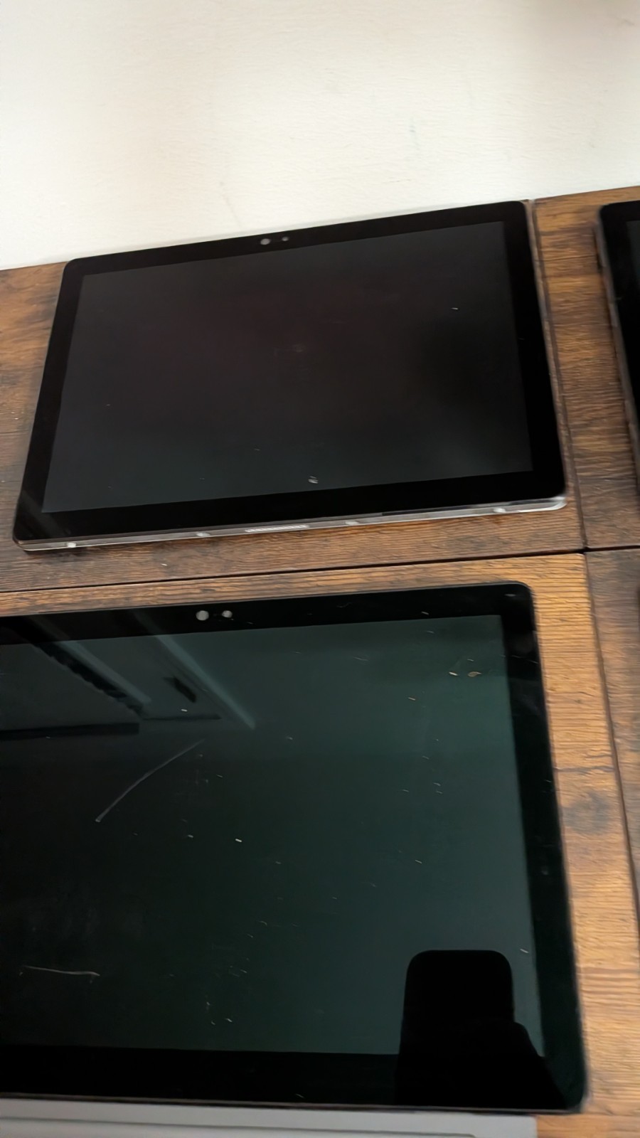 Dell Latitude 7200 2-in-1 I7, 256GB SSD Windows 11 CRACKED SCREEN LOT OF 4