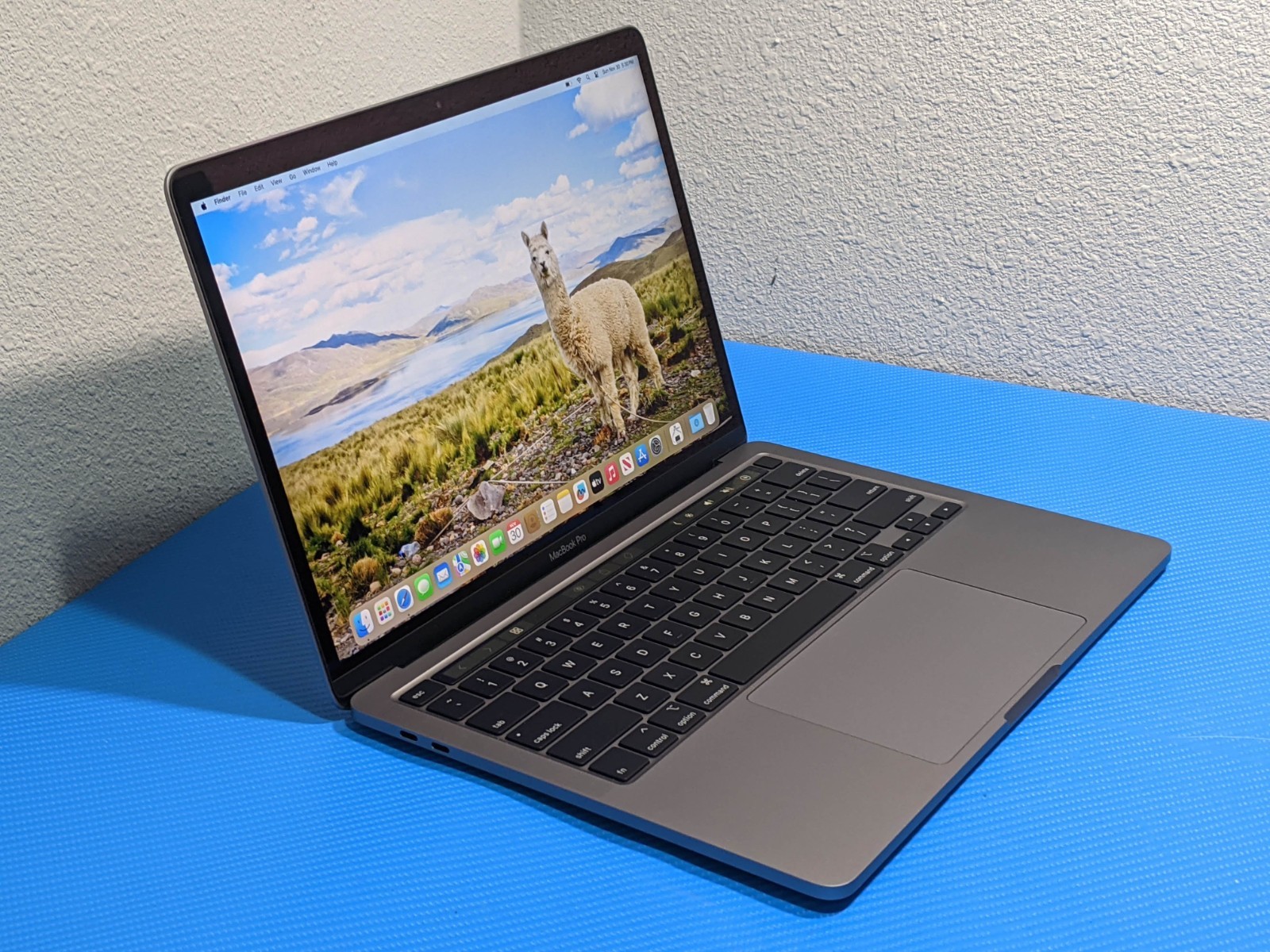 Apple MacBook Pro 13″ (2020) A2251 i5-1038NG7 2GHz 16GB 512GB SSD Sequoia +PA