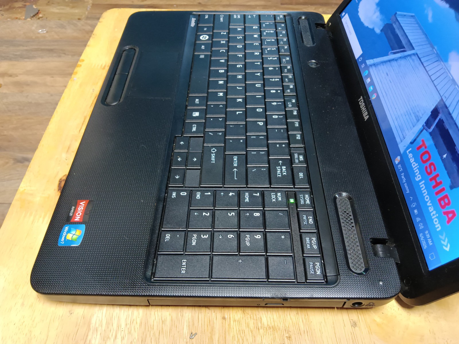Toshiba C655D-S5529/Amd E-300 1.30ghz/6gb/120gbSSD/Windows 10 Home/15.6″/Vga