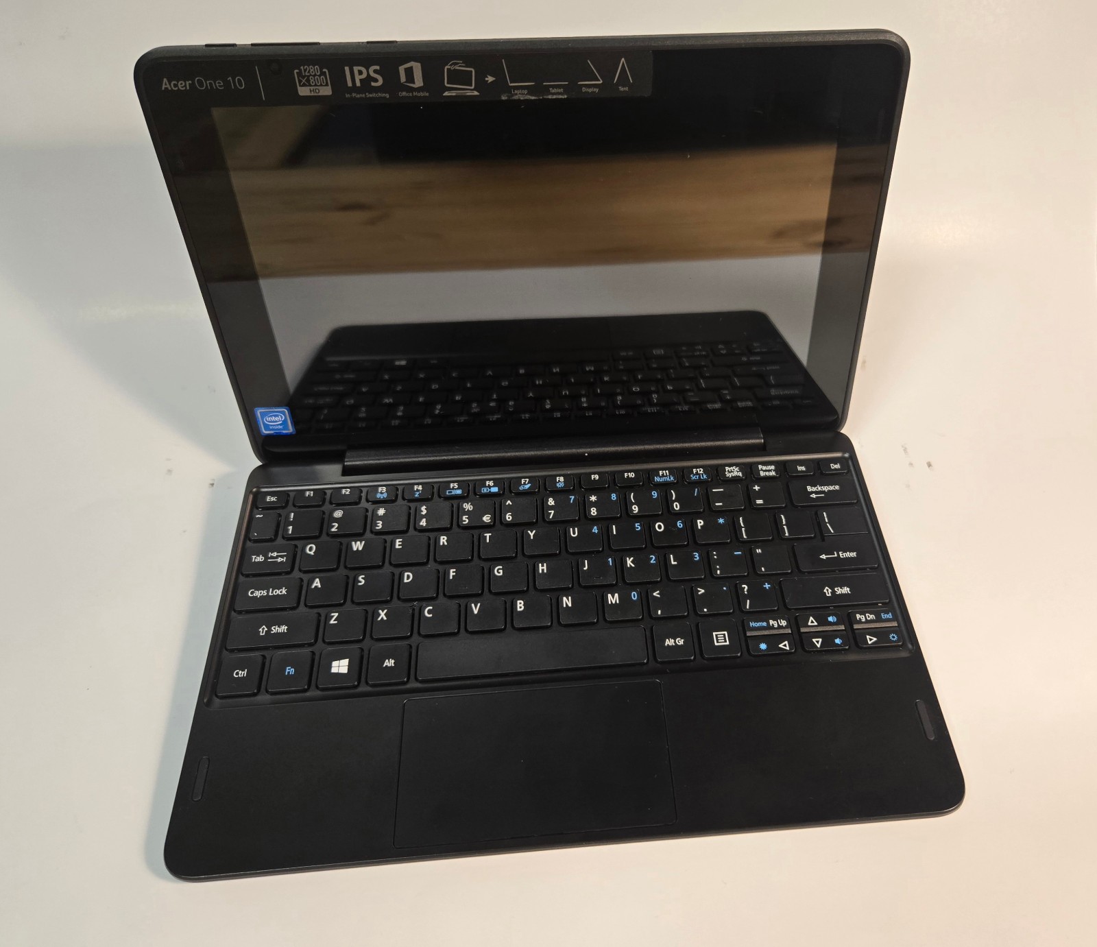 Acer One 10 D16H1