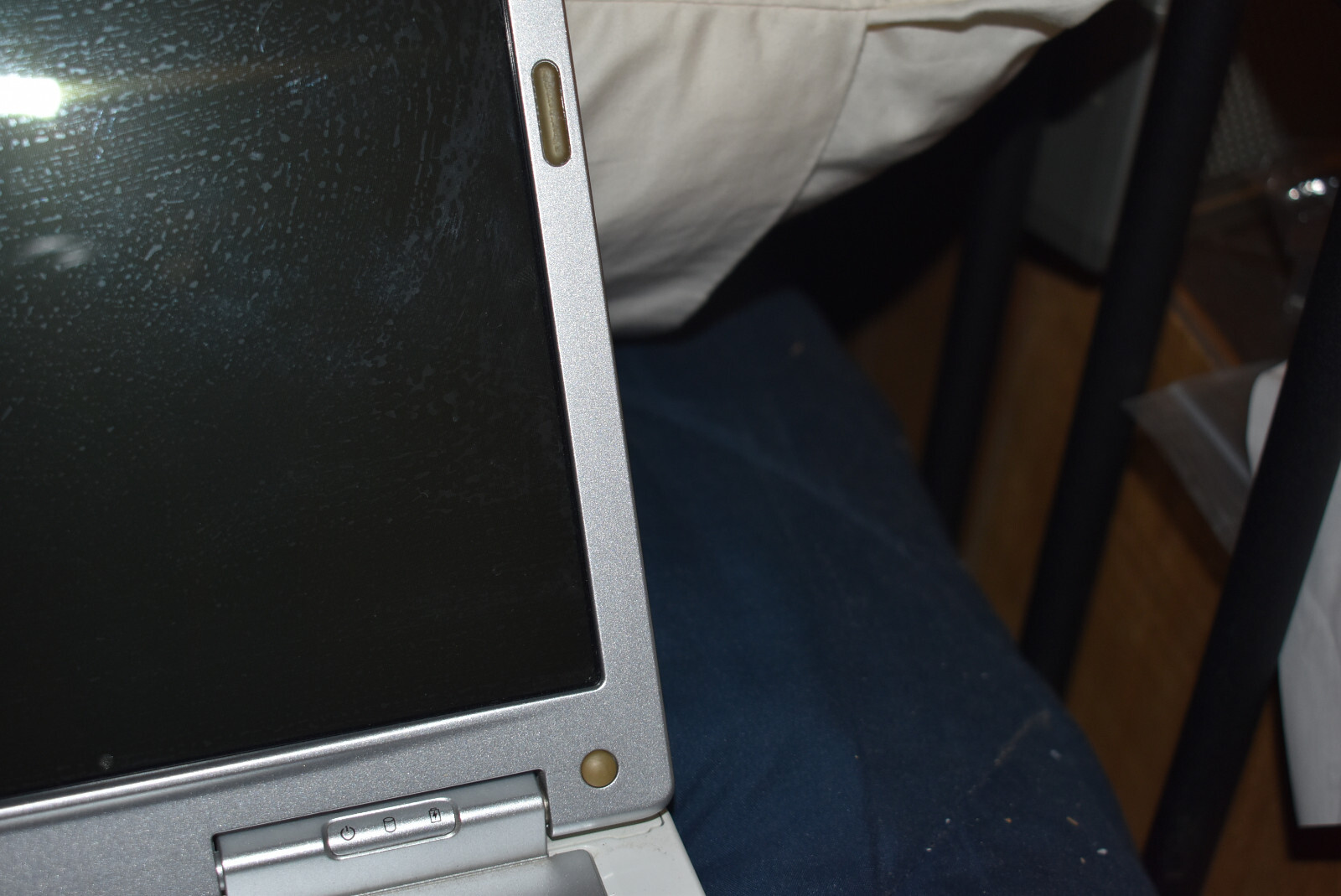 Dell Inspiron 1501 Laptop Mobile AMD Sempron 3500+ 1GB Ram 60GB HDD Windows XP