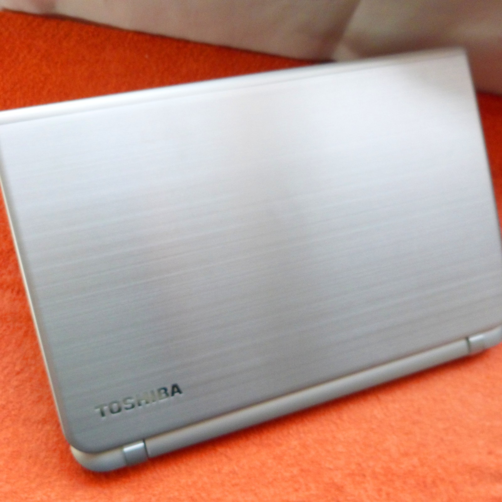 TOSHIBA S50 15″ ULTRABOOK HARMAN KARDON l Windows 10 HDMI AMD A10 QUAD CORE