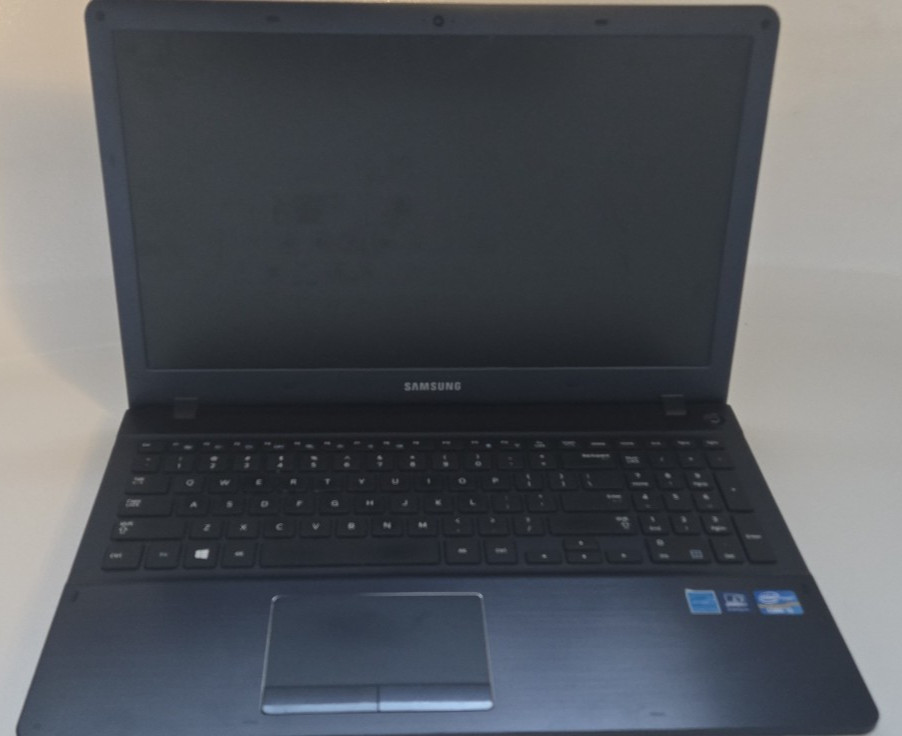 Samsung 470R Laptop Core i5 6GB 700GB Windows 11 Pro Reconditioned