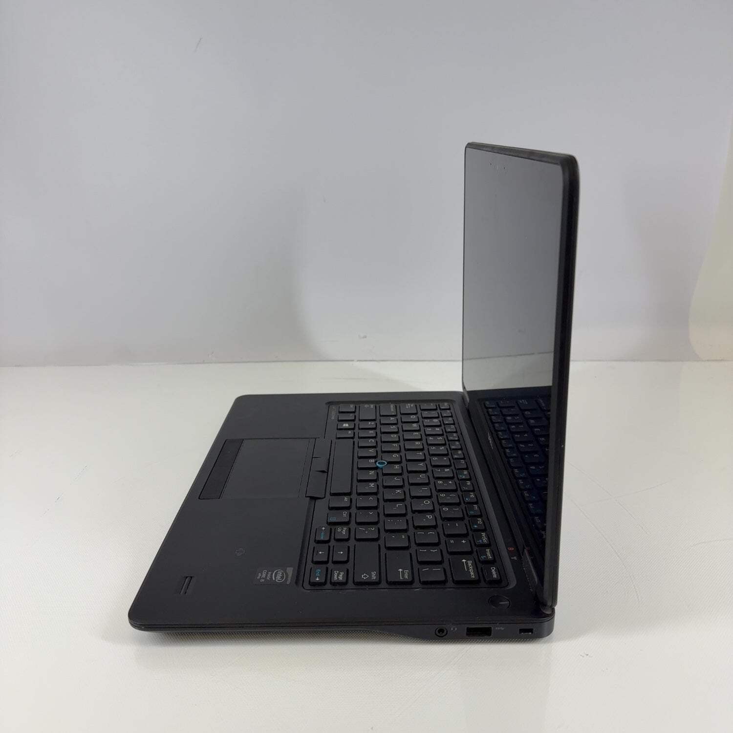 Dell Latitude E7450 14″ i5-5300U 2.3GHz 8GB RAM 256GB SSD READ