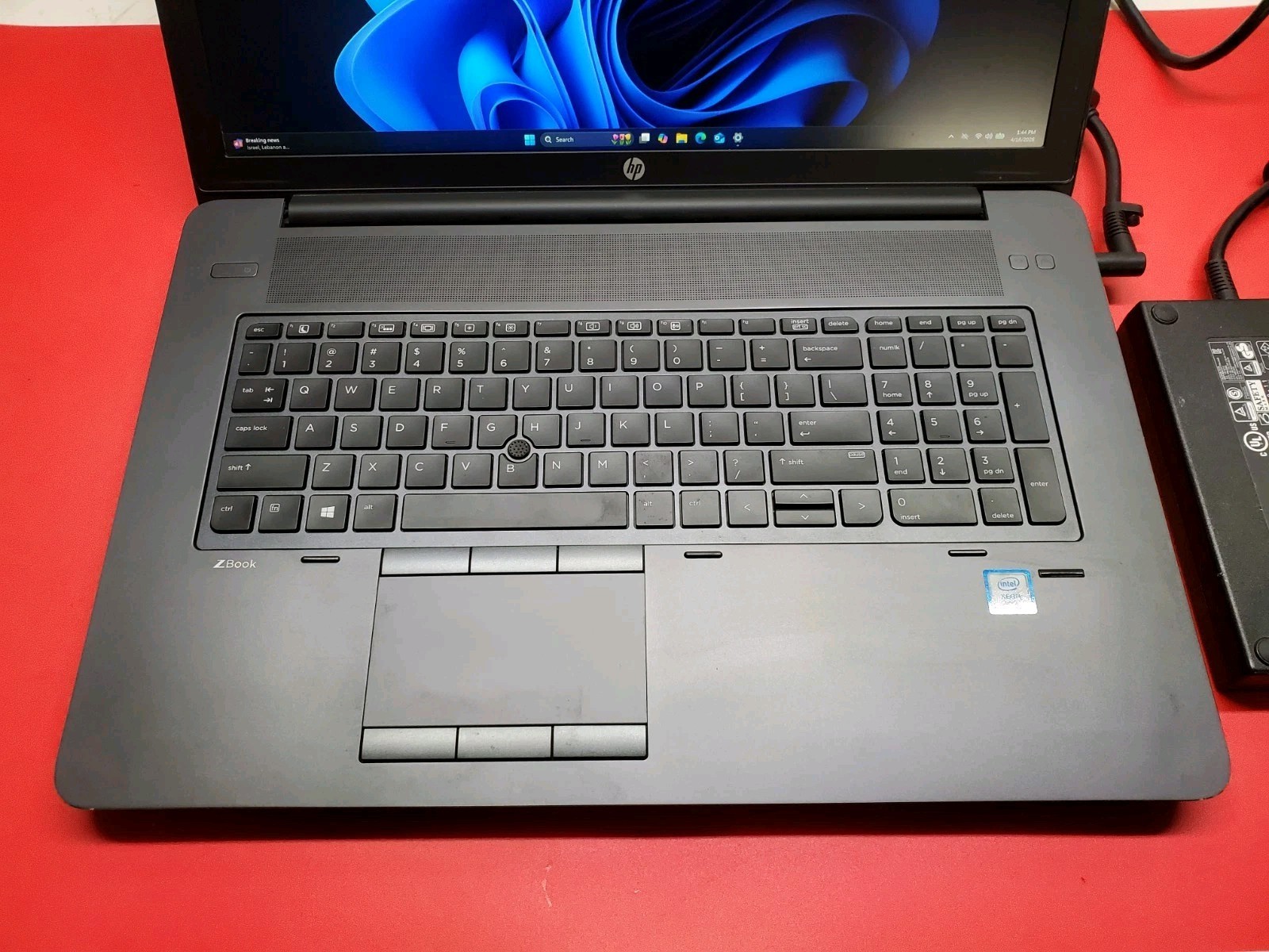 HP ZBook 17 G3 Xeon E3-1535M v5 16GB 512GB SSD + 1TB HDD Win 11 Pro Workstation