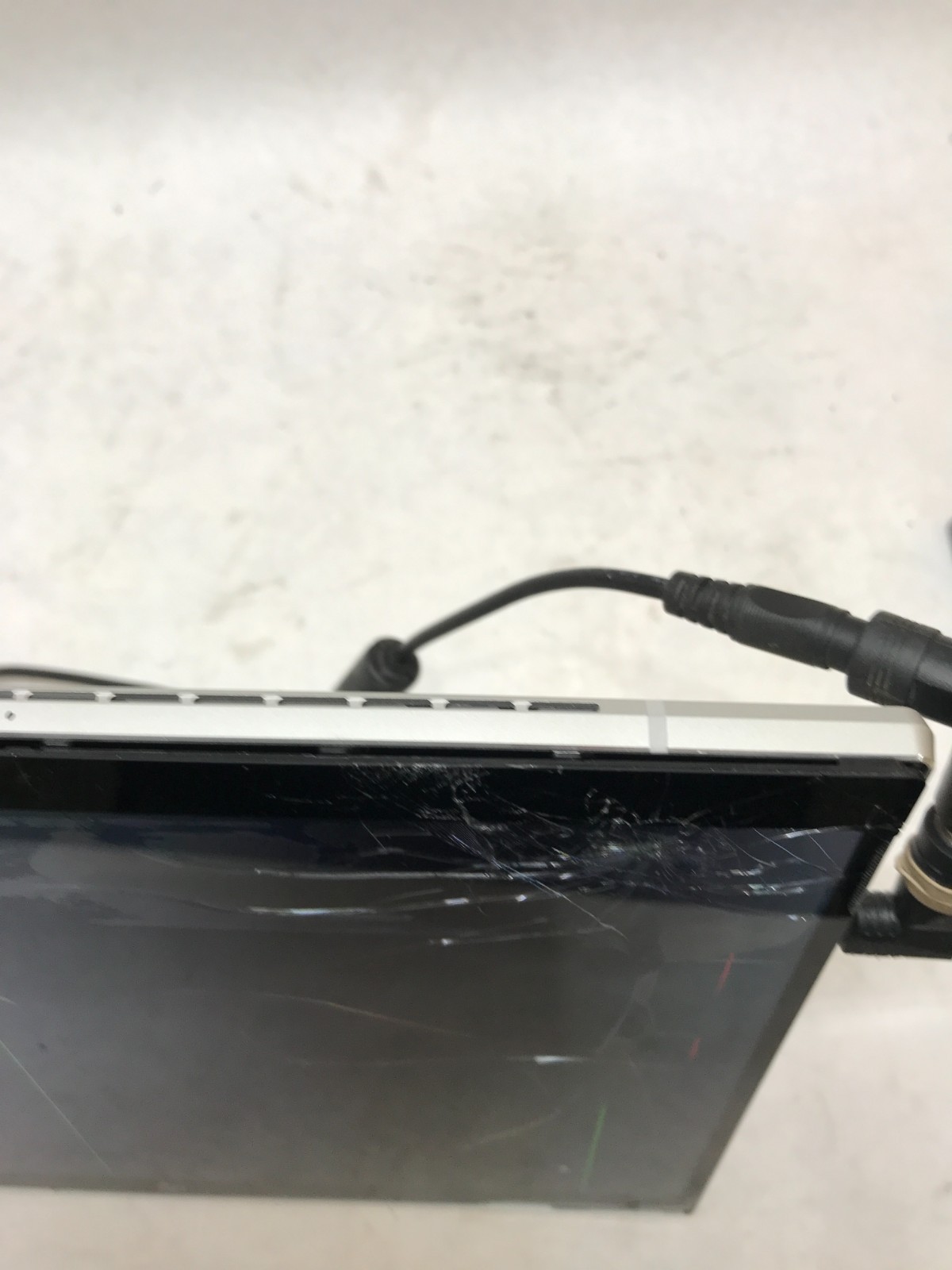 HP Elite X2 G4 13″ Tablet Intel Core i5 8GB RAM NO SSD/OS For Parts Cracked – DW