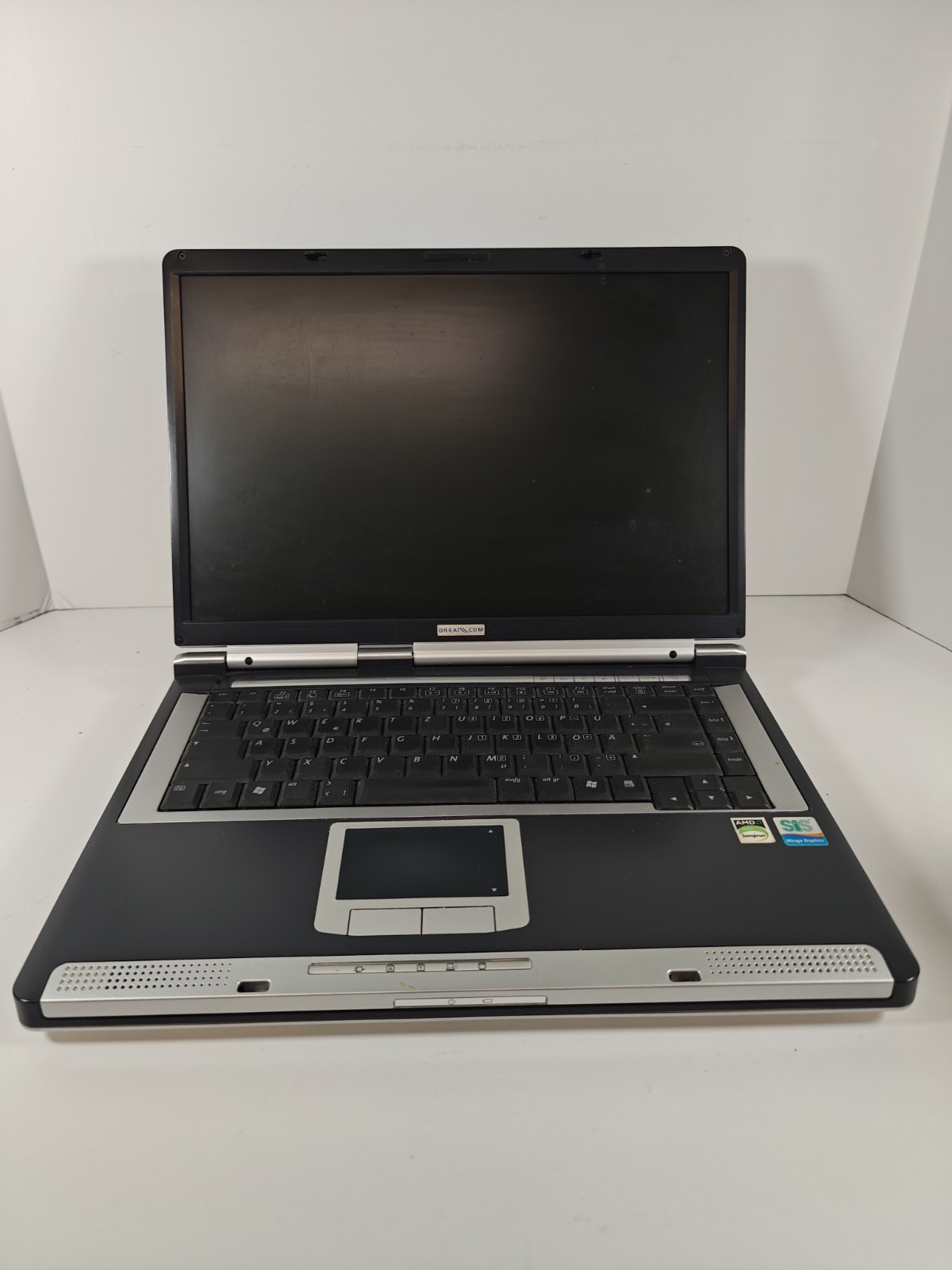 Dreamcom Vintage Laptop Mobile AMD Sempron 3000+1805MHz 480MB Ram No OS/HDD