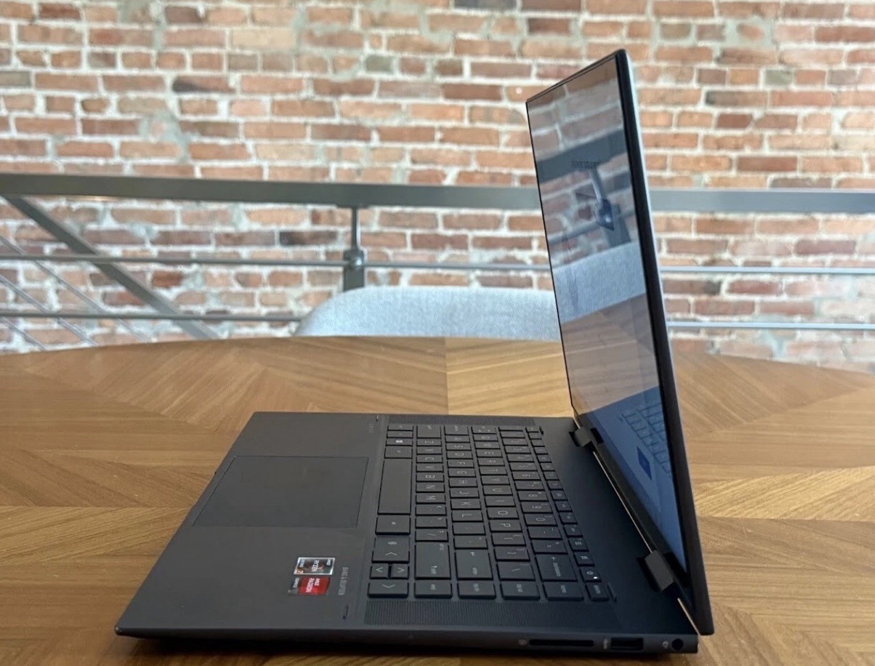 HP ENVY x360 Convertible 15-eu1xxx – Ryzen 7 5825U, 16GB RAM, Radeon Graphics –