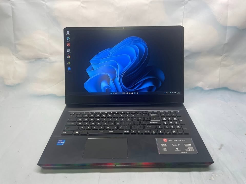 MSI GE76 Raider | I7 12700H | RTX 3080 | 512GB SSD | 16GB RAM | 144Hz