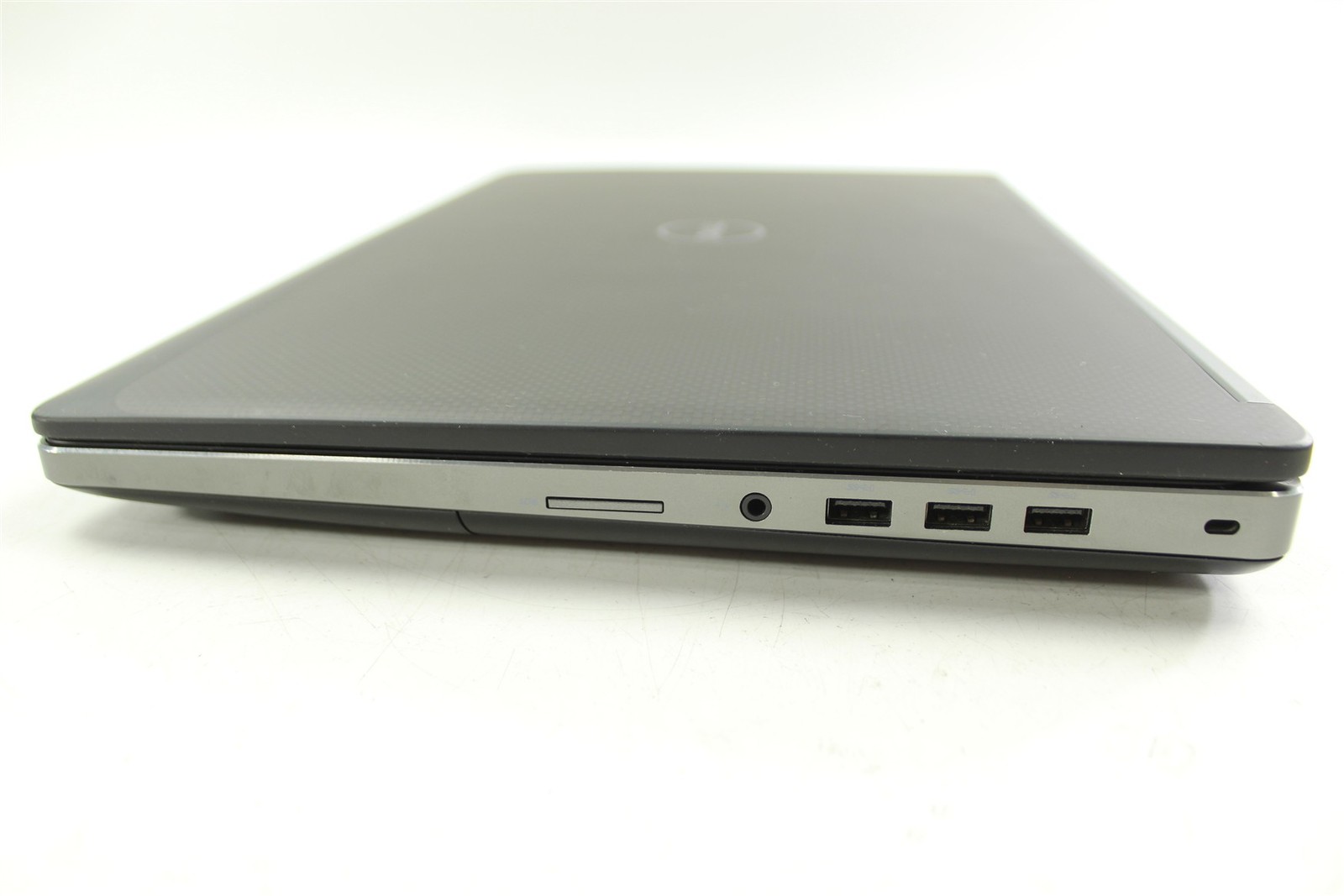 Dell Precision 7720 17.3″ FHD i7-6820HQ 2.7GHz 512GB SSD 32GB RAM NO OS P3000M