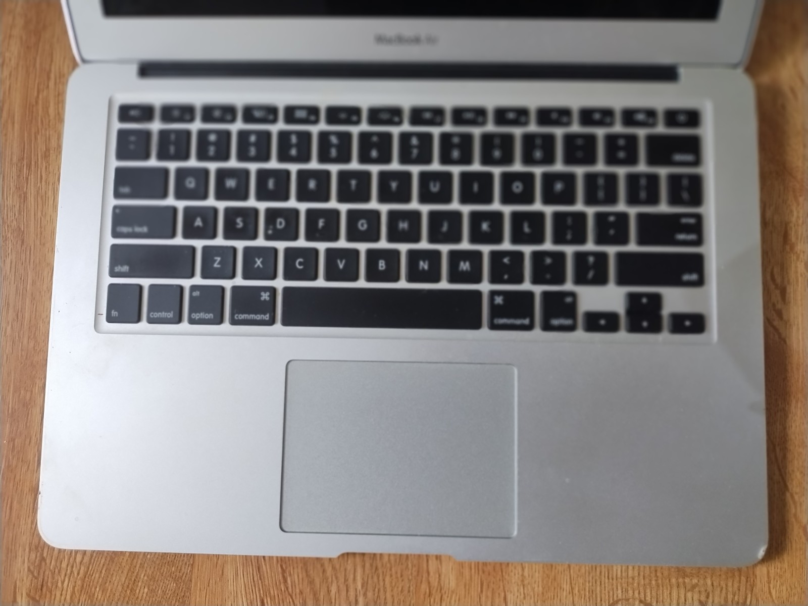 Apple MacBook Air 13” A1466 – 8GB RAM / 256GB SSD – Fresh macOS Catalina Install