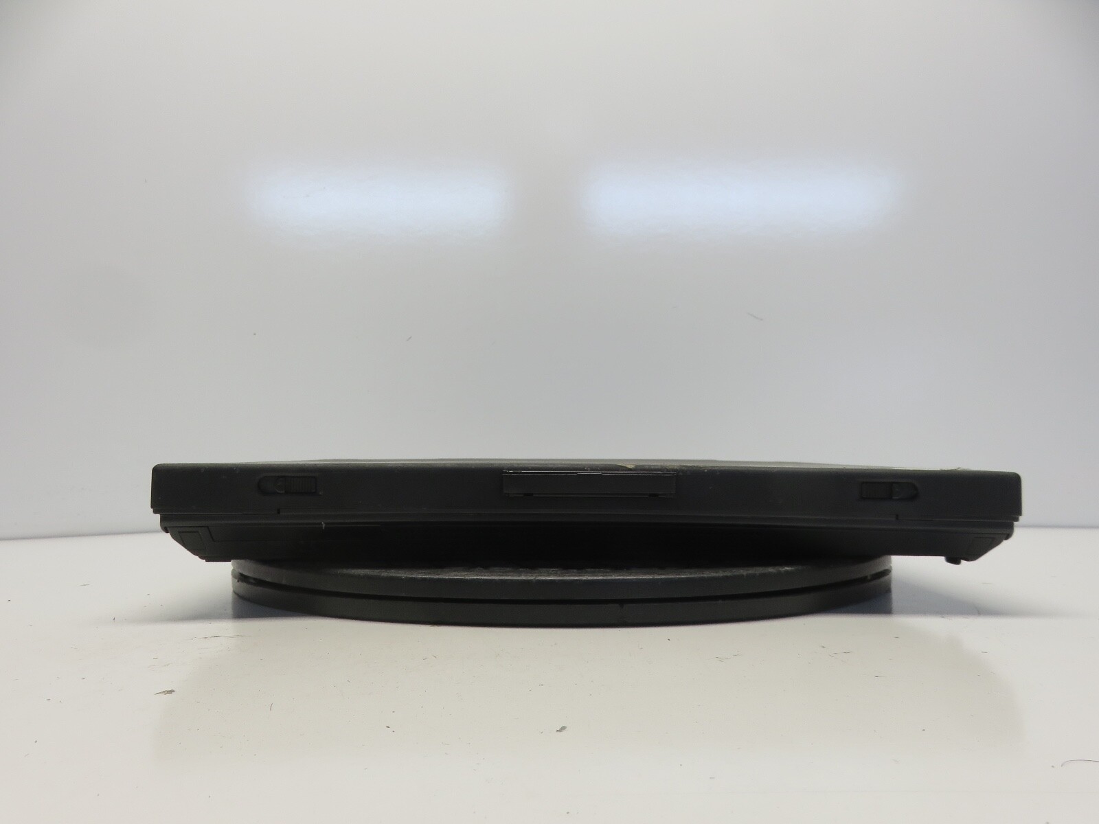 IBM ThinkPad T21 Intel Pentium III 800MHz 64 MB NO HDD No Batt