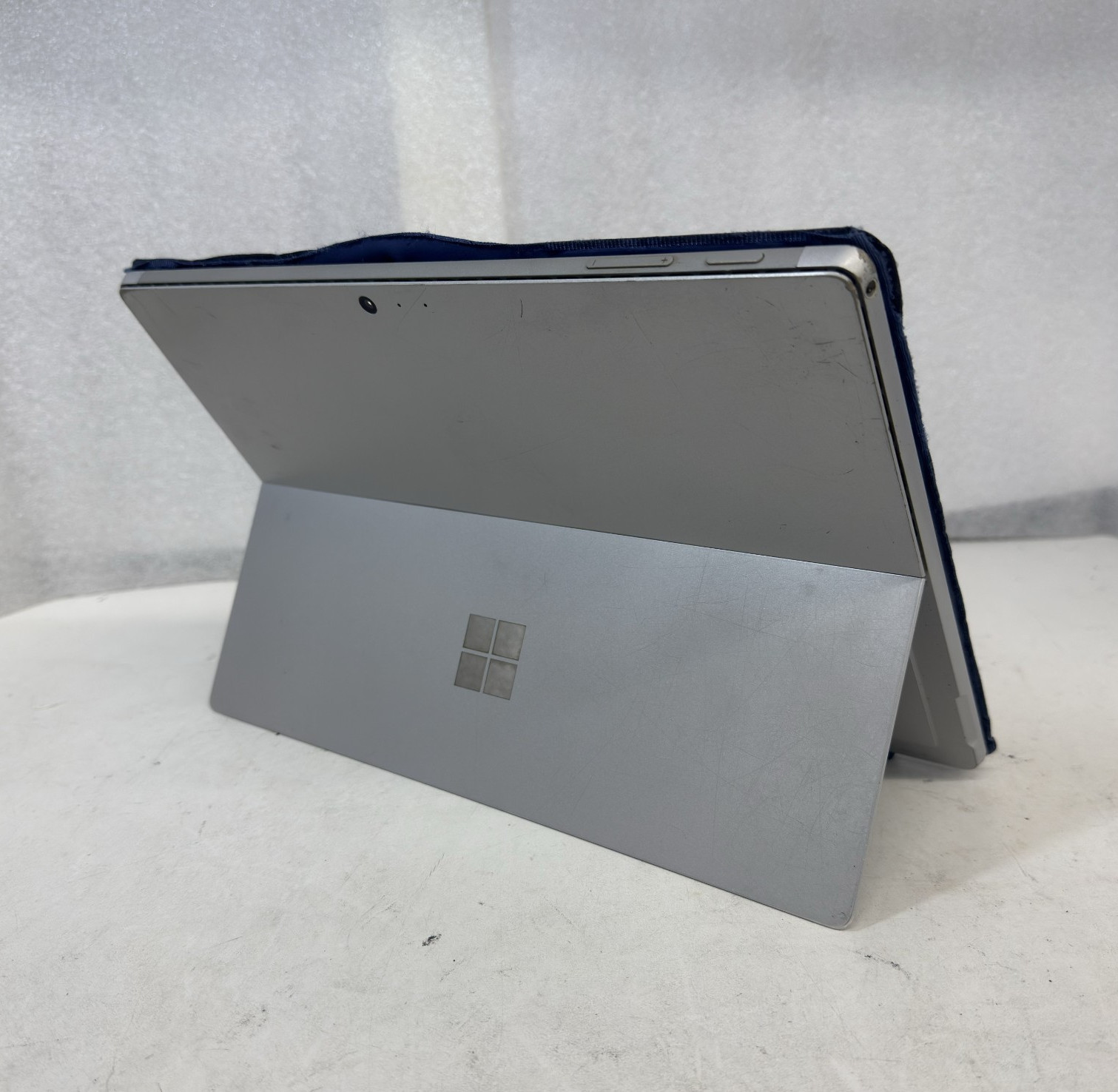 Microsoft Surface Pro 5 2017 m3-7Y30 128GB SSD 4GB RAM M1796 / NO TOUCH #SP2