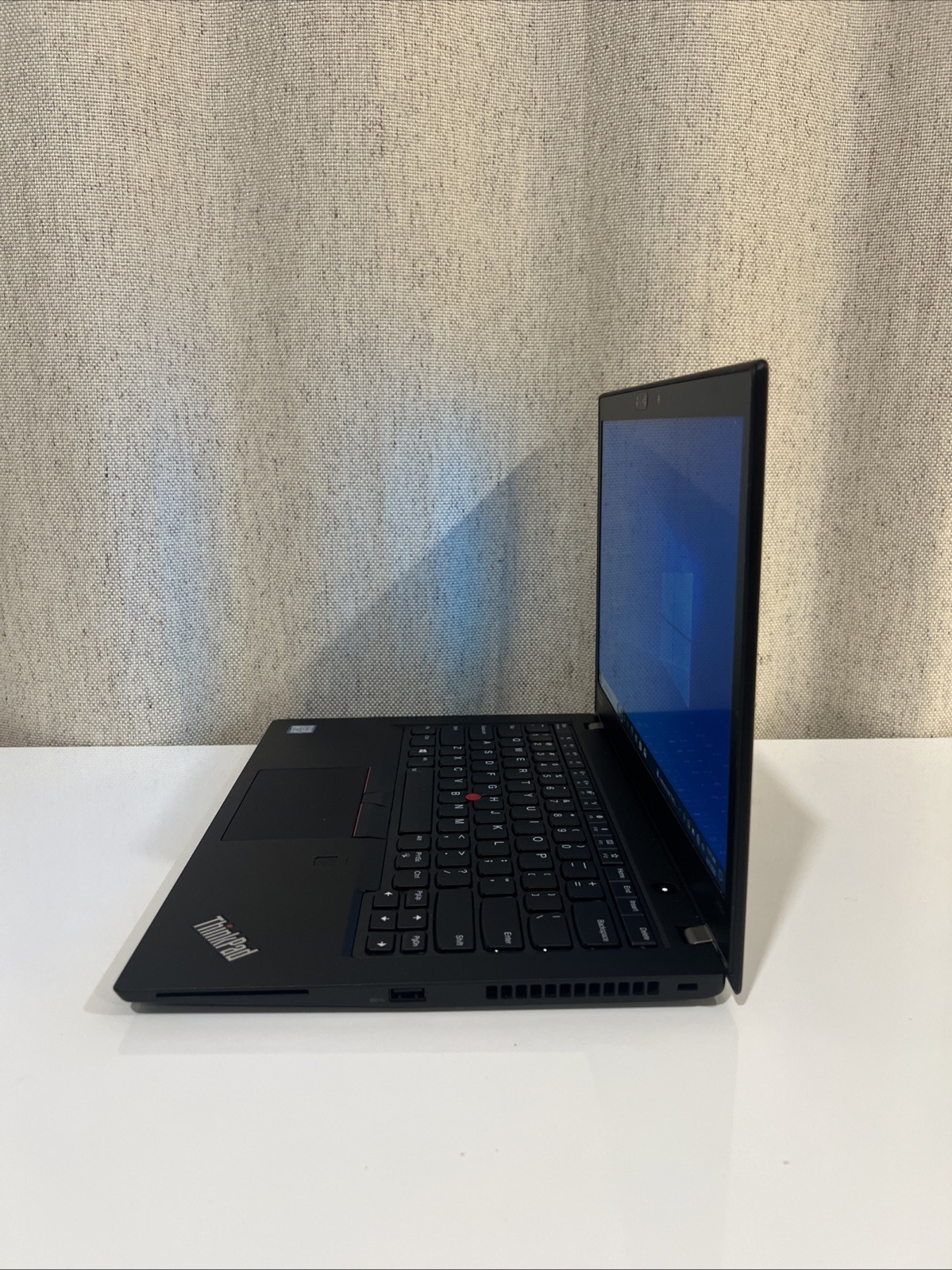 Lenovo T480s i7/16GB/256gb laptop – Charger Included – Good For School/Work