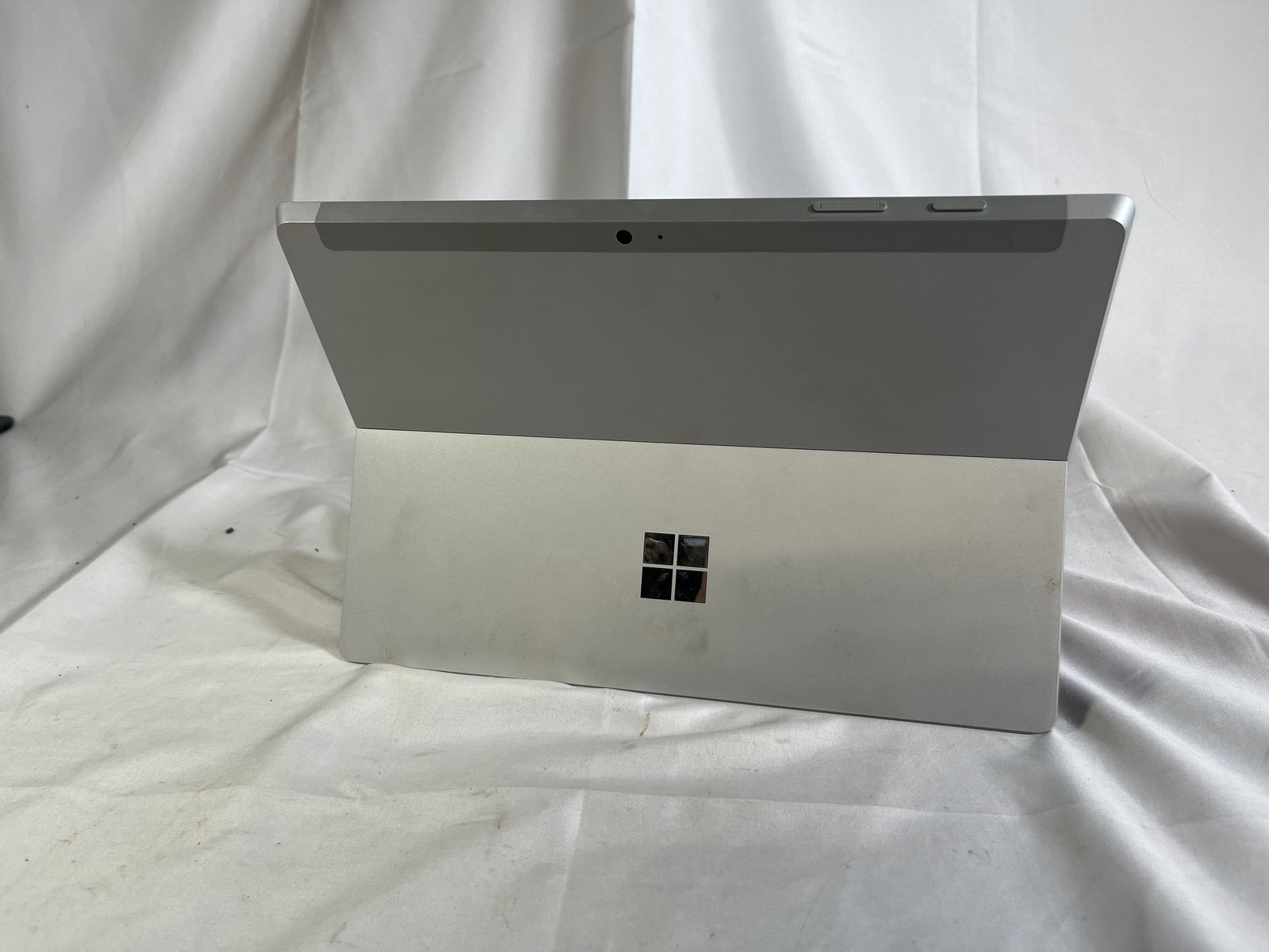 Microsoft Surface 3 Intel(R) Atom(TM) x7-Z8700 CPU @ 1.60GHz 2GB 63GB SSD 10.8″
