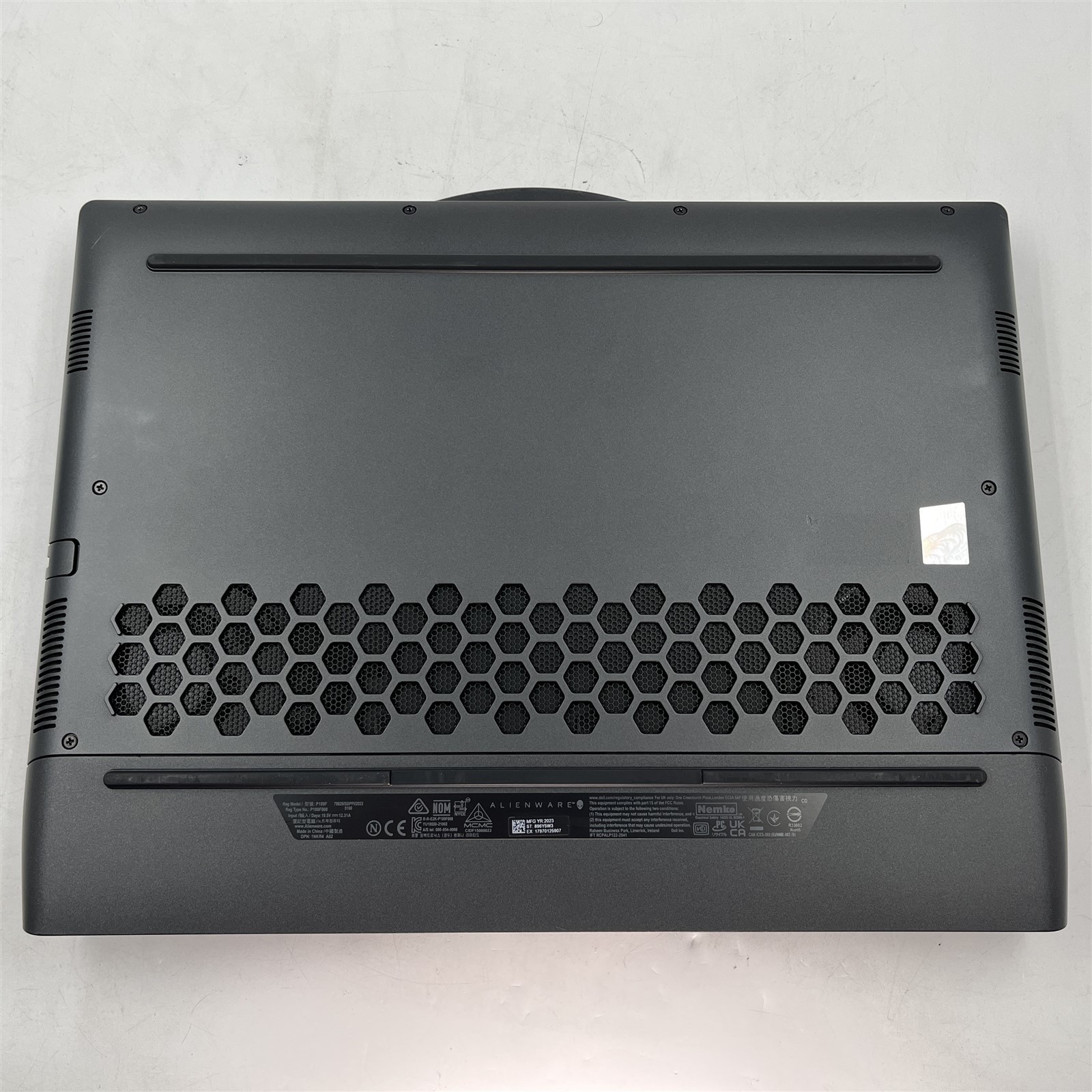 Dell Alienware M15 R7 Ryzen 9 6900HX/32GB RAM/1TB NVMe SSD/RTX 3070 Ti 8GB