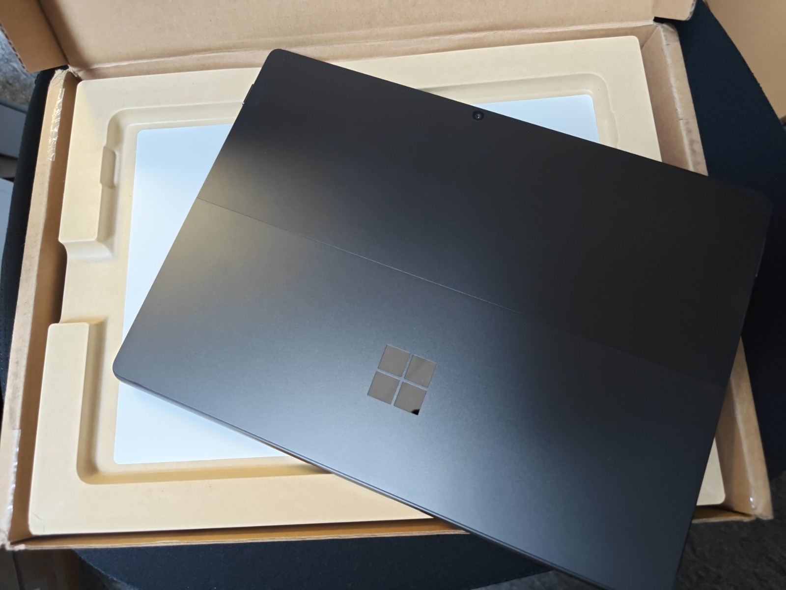 Microsoft Surface Pro 8 Intel Core i7-1185G7 16GB Memory 512 GB SSD 8PY-00016