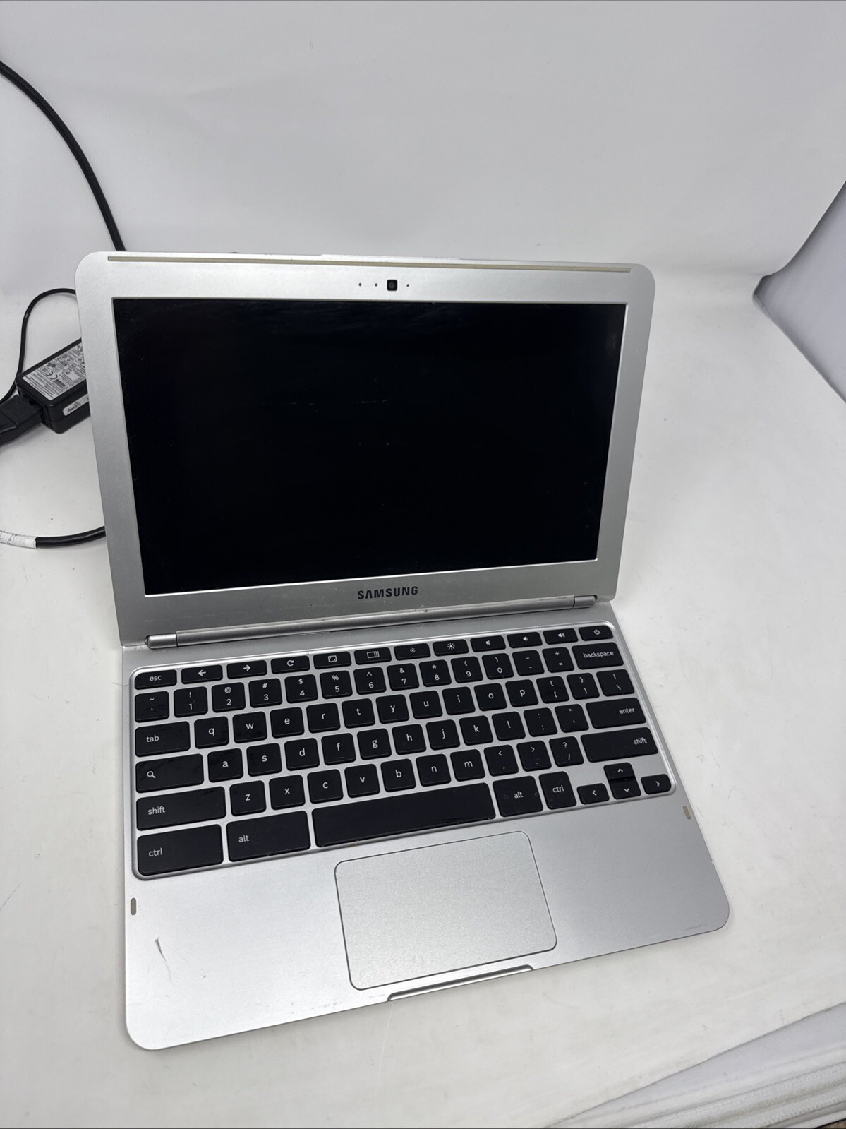 Samsung Chrome Notebook Model XE303C12 + PS – For Parts – Bad Display – AS IS
