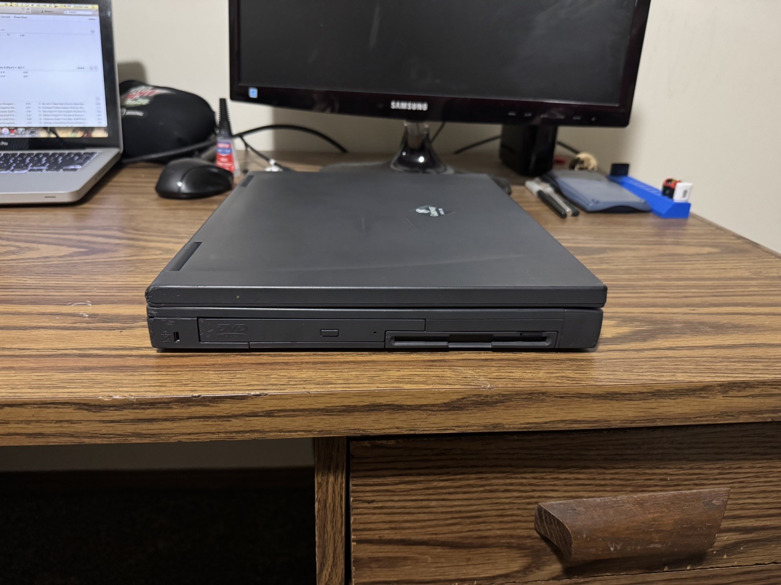 Gateway Solo Pro 9300 Tested Working – Boots Up Win XP