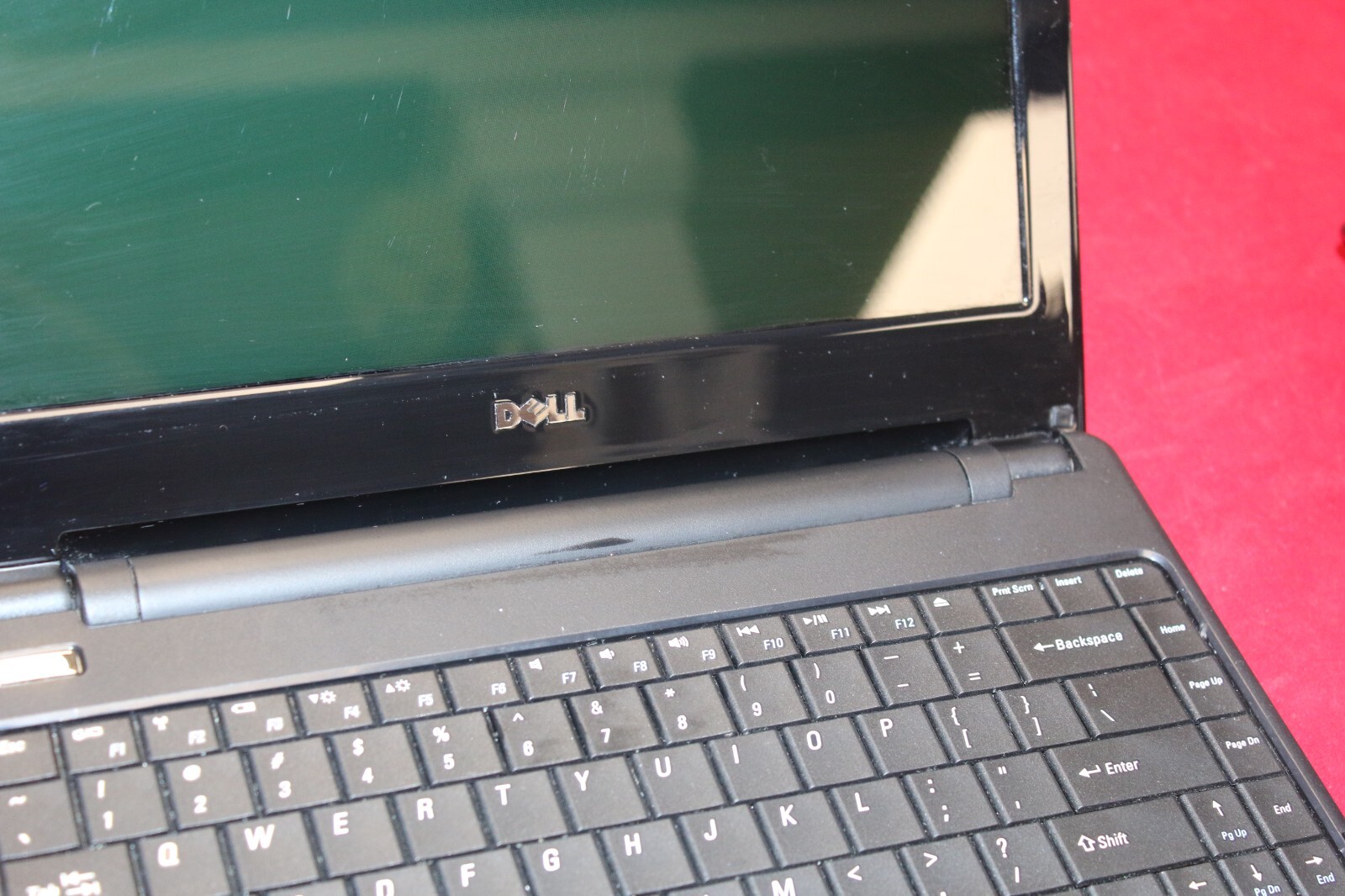 Dell Inspiron 11z PO3T Celeron 1.3ghz 2gb Ram Win 7 Home Premium WORKS!