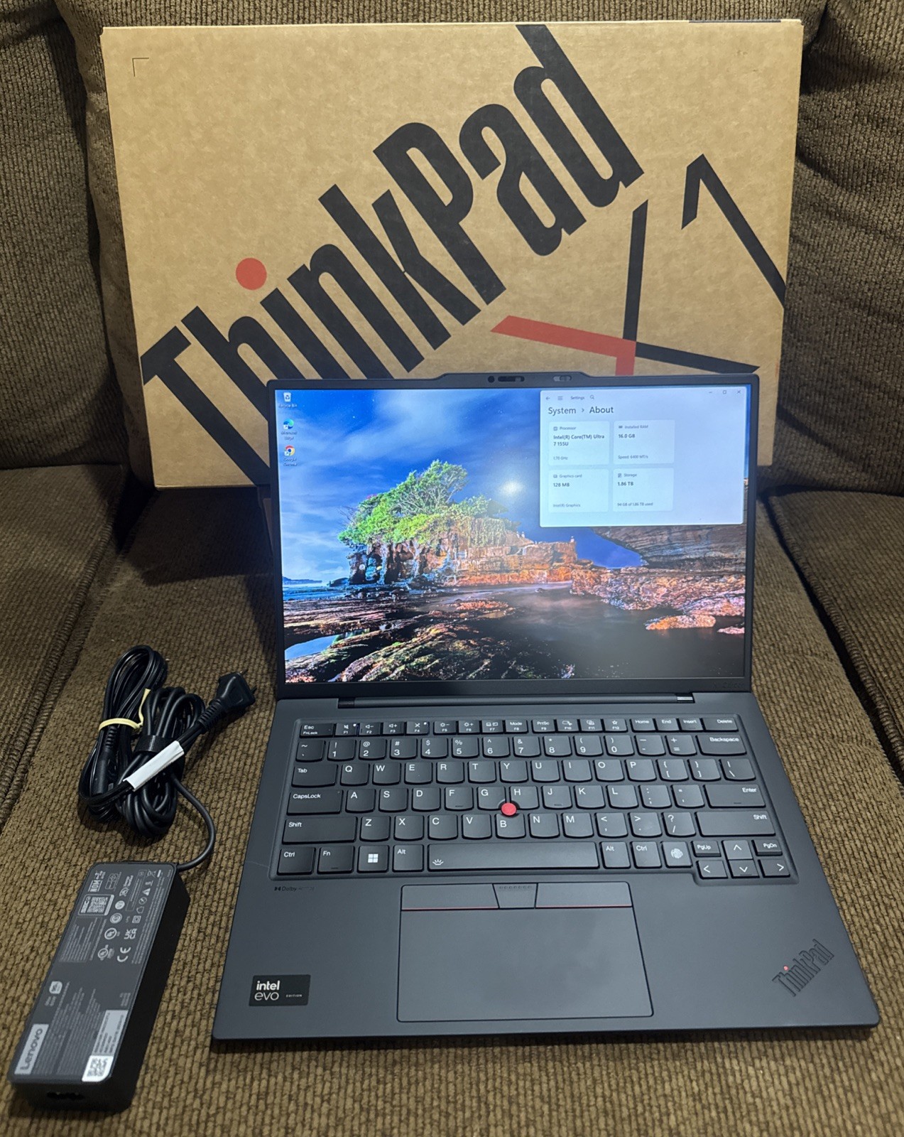 Lenovo Thinkpad X1 Carbon Gen 12 14″ 1920×1200 Ultra 7 155U 16GB 2TB SSD