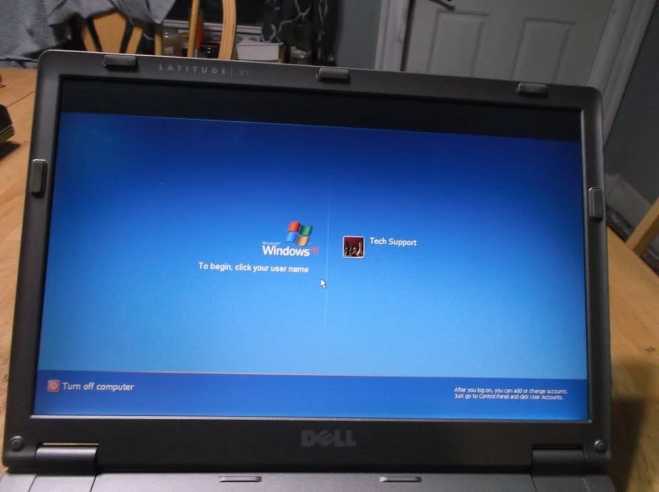 Dell Latitude X1 Laptop 11″ Intel Pentium M 1.1GHz 512 MB Ram 30gb hd Windows XP