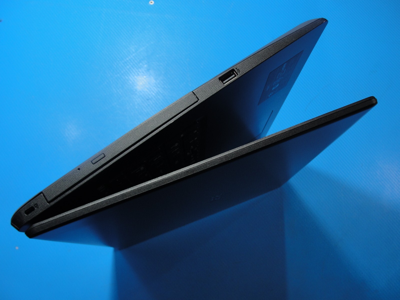 Acer Aspire 3 A317-52-569E 17.3” HD Intel Core i5-1035G1 1GHz 8GB 1TB HDD+Charge