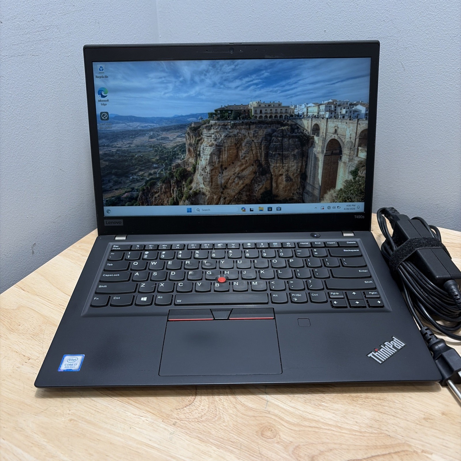 Lenovo ThinkPad T490s Core i7-8565U 1.80GHZ , 8GB 256GB SSD WCam Win 11 Pro Cord