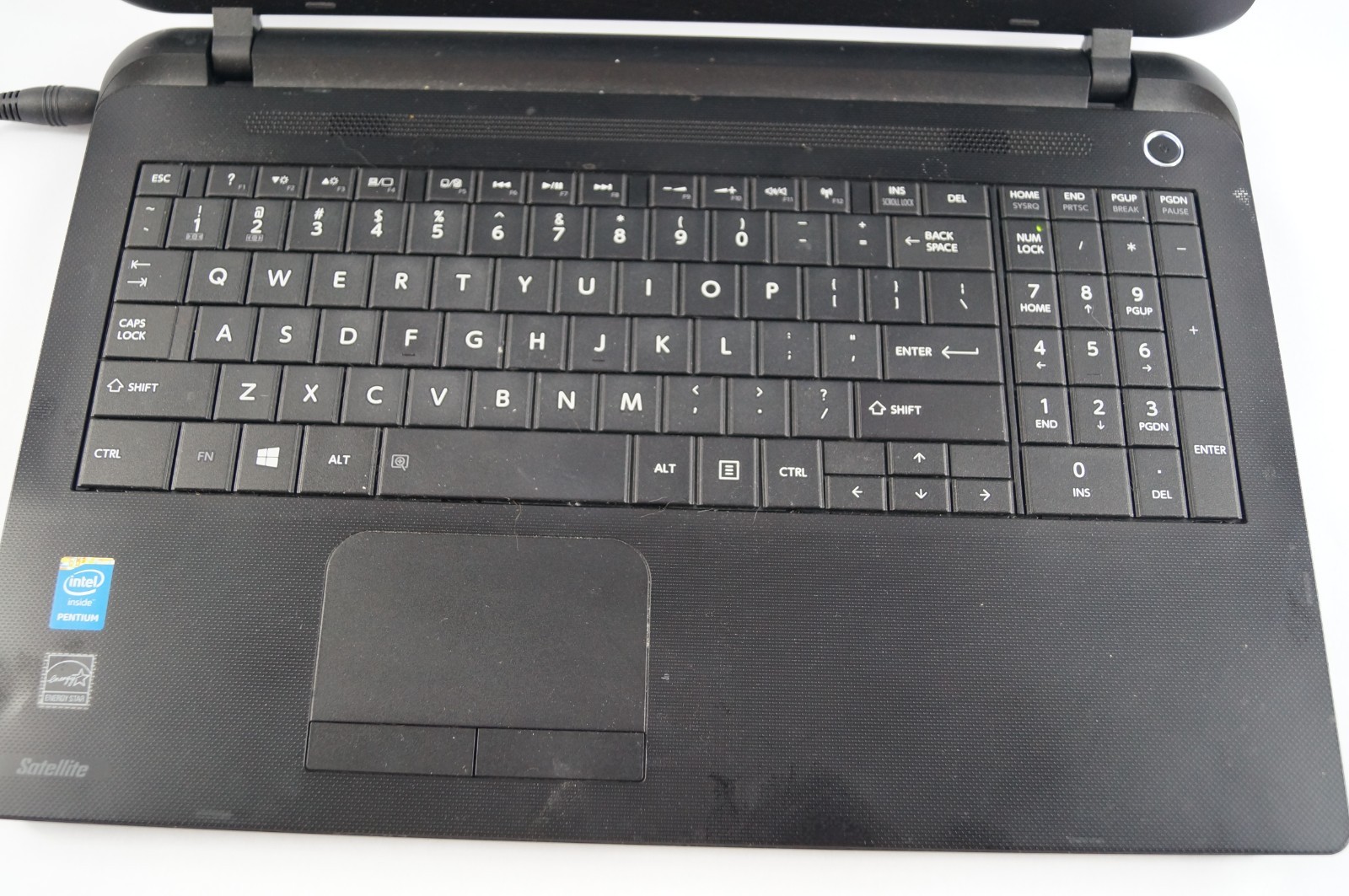 TOSHIBA Satellite C55B5353 15.75″ 2.16GHz 4GB Mem READ WORKING PoR C152